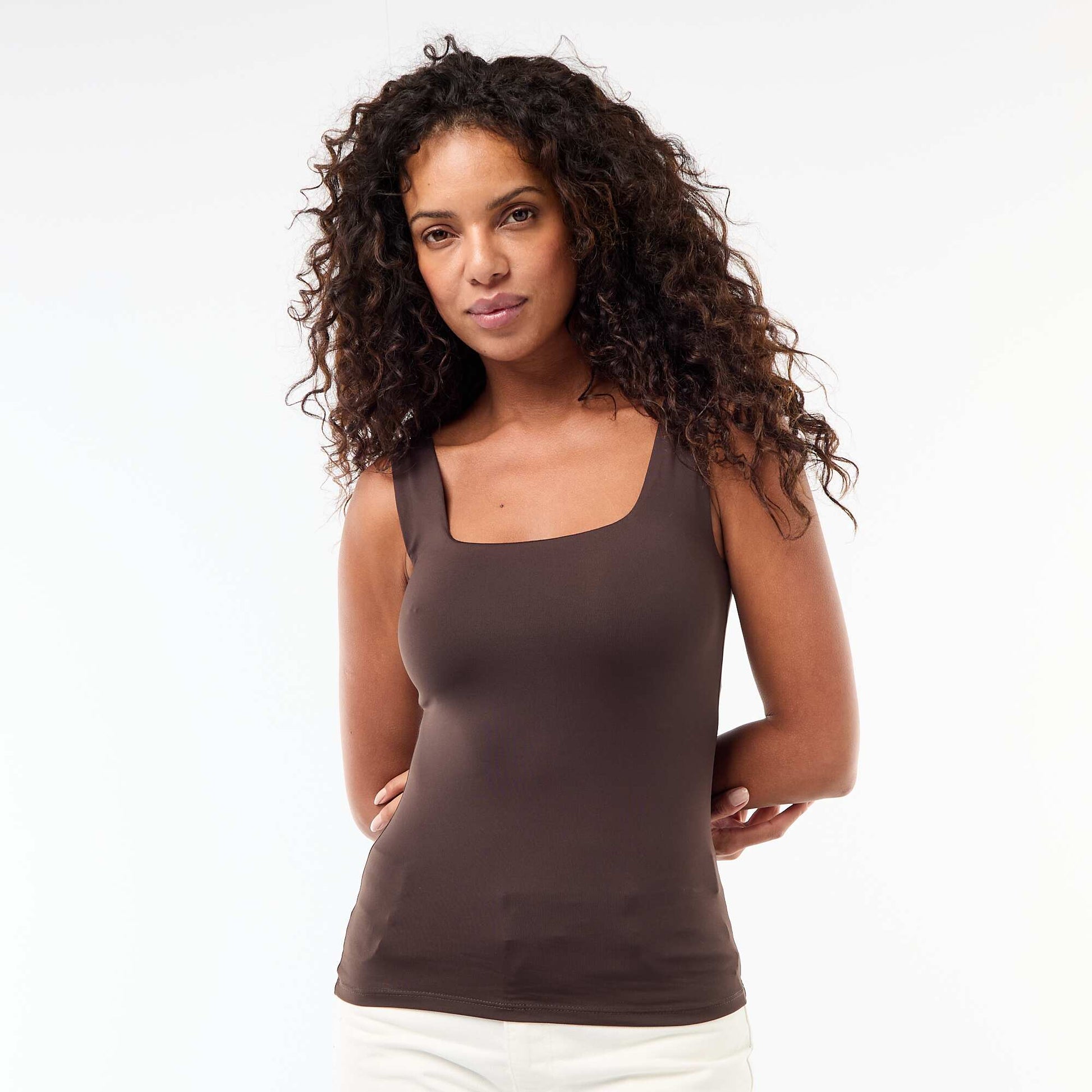 Square-neck stretch t-shirt BROWN