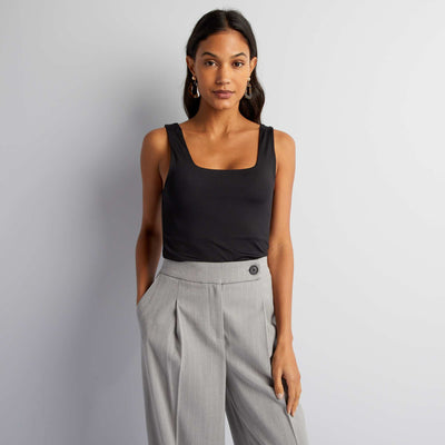 Stretch T-shirt with square neckline BLACK
