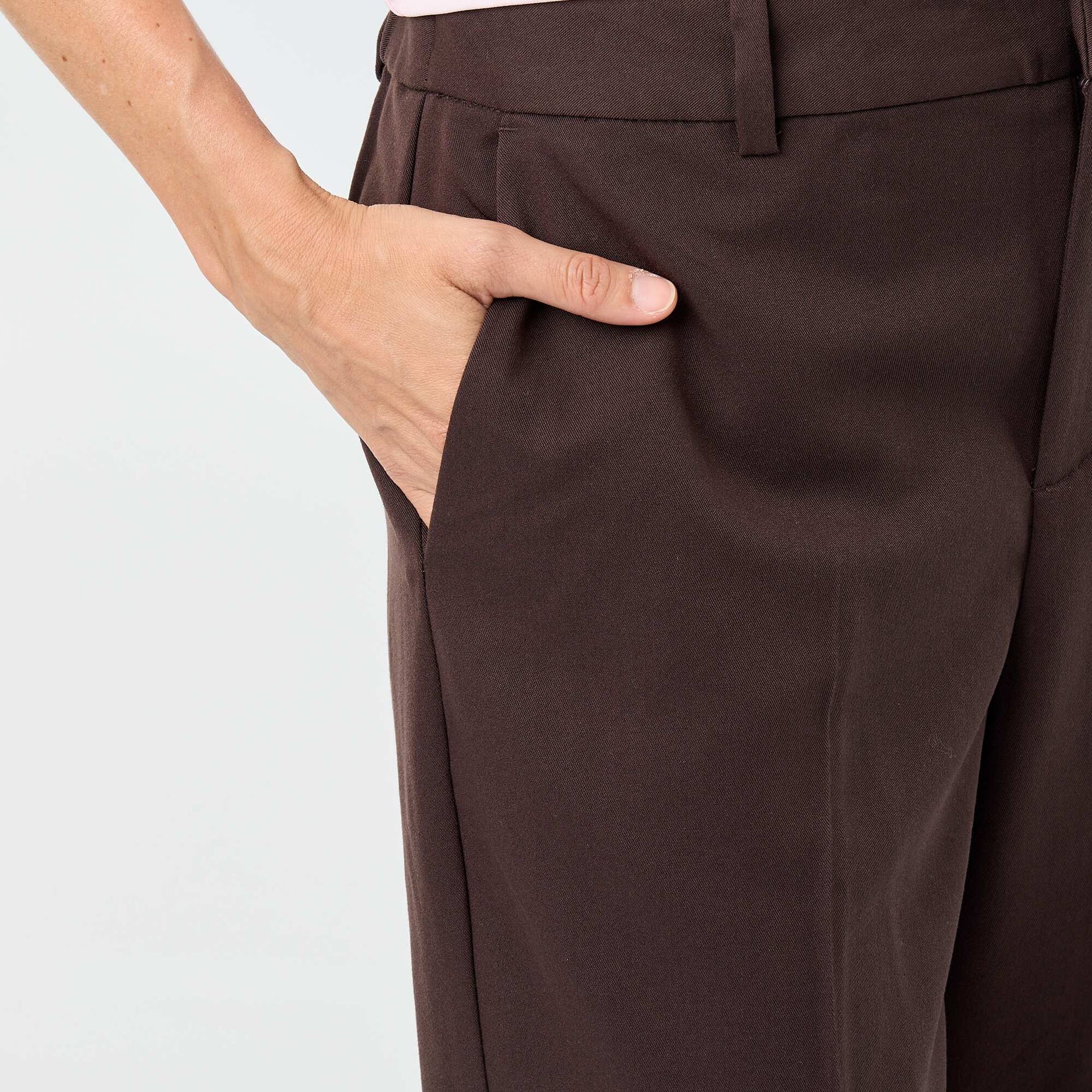 Plain cigarette trousers with 2 pockets BROWN