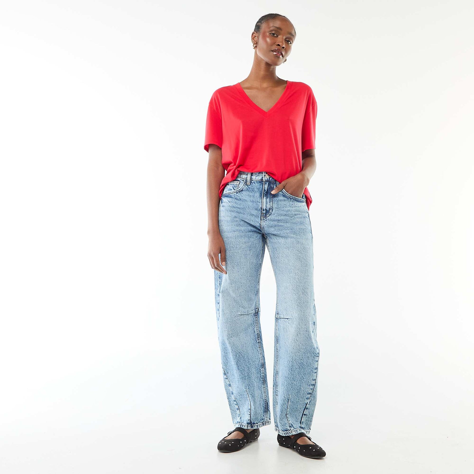 T-shirt with short sleeves and V-neckline RED