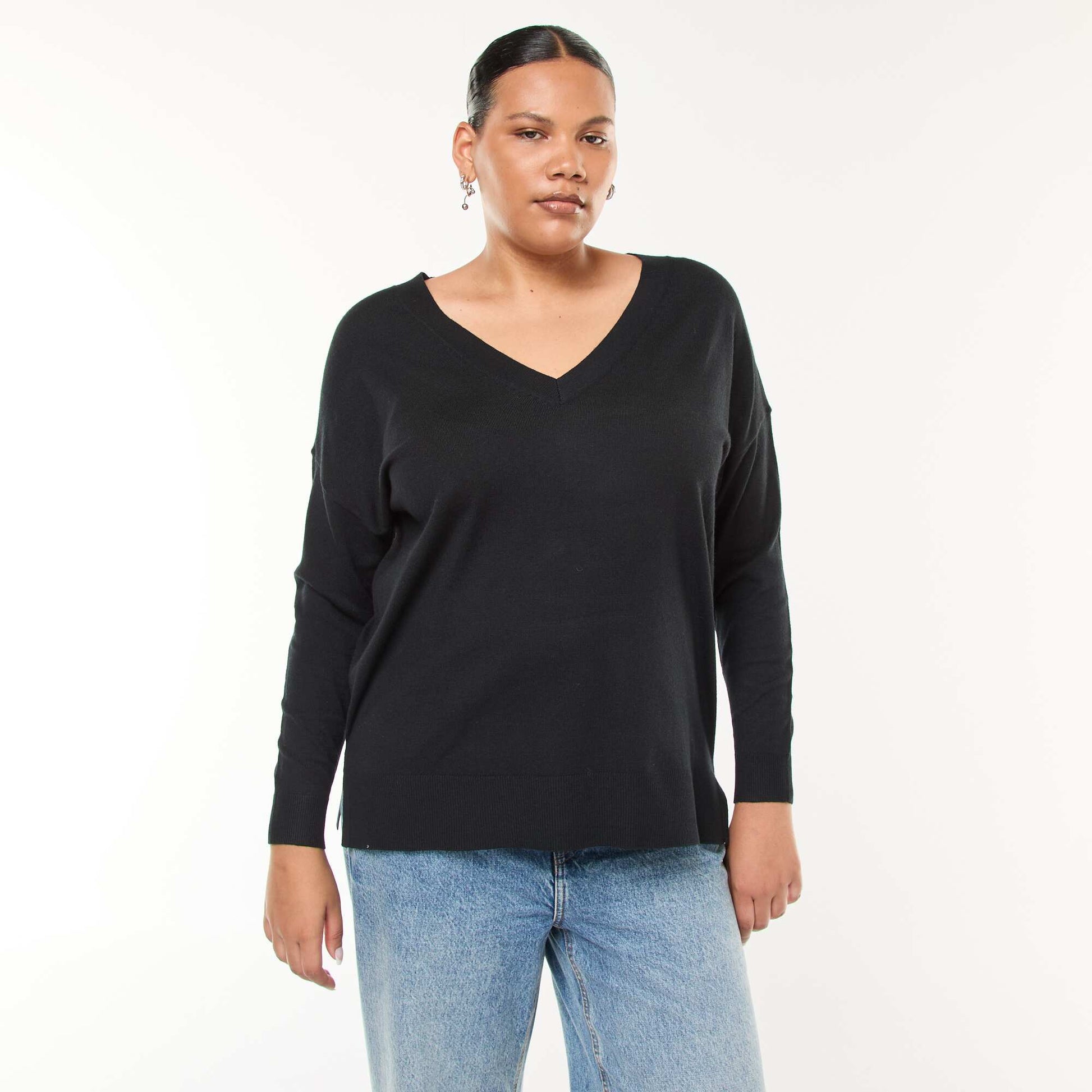 Fine Knit V-Neck Sweater BLACK