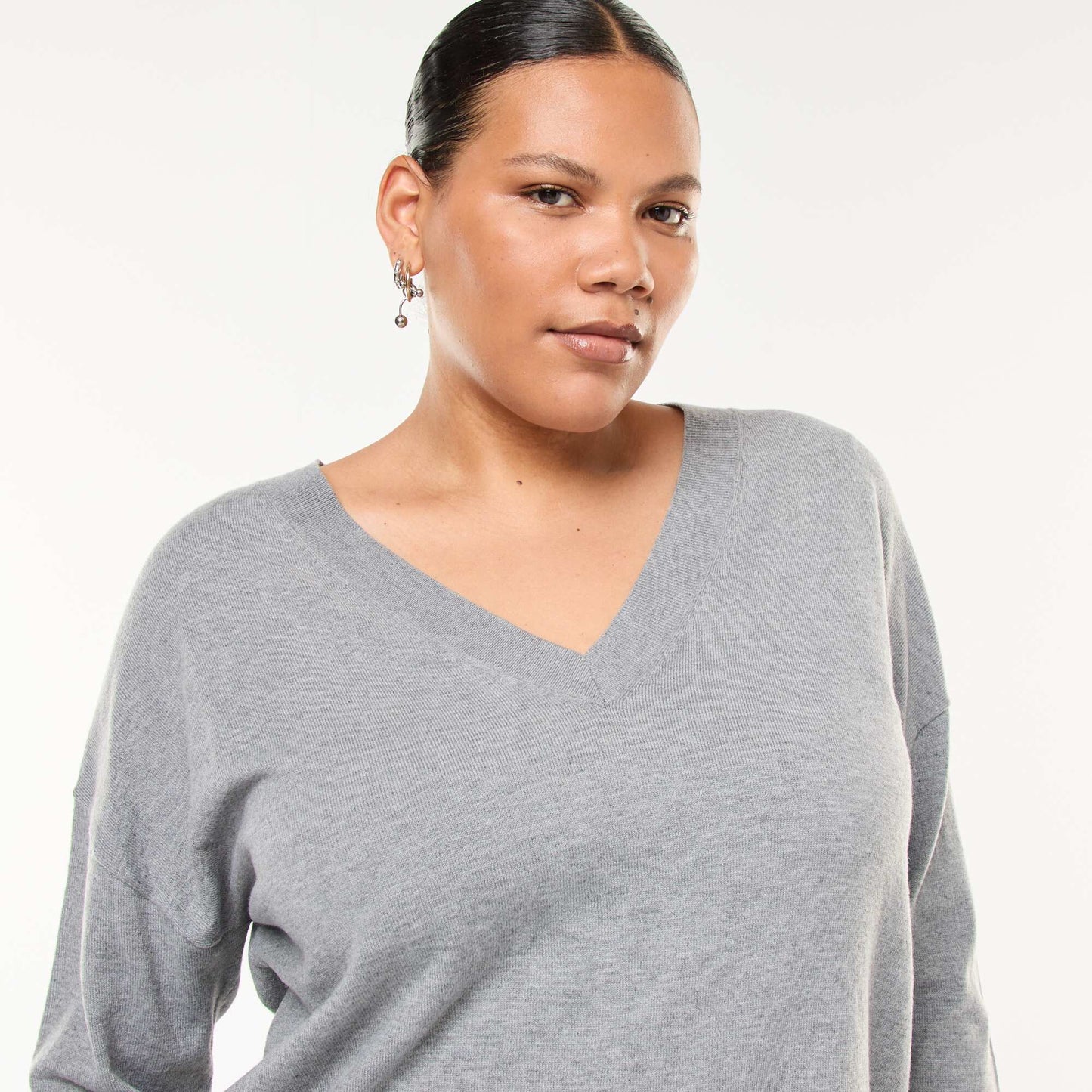Fine Knit V-Neck Sweater GREY