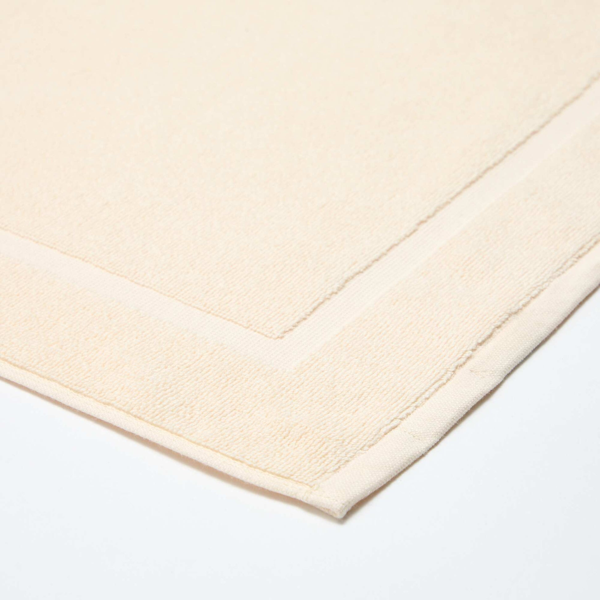 Bath Mat 80 x 50 cm WHITE