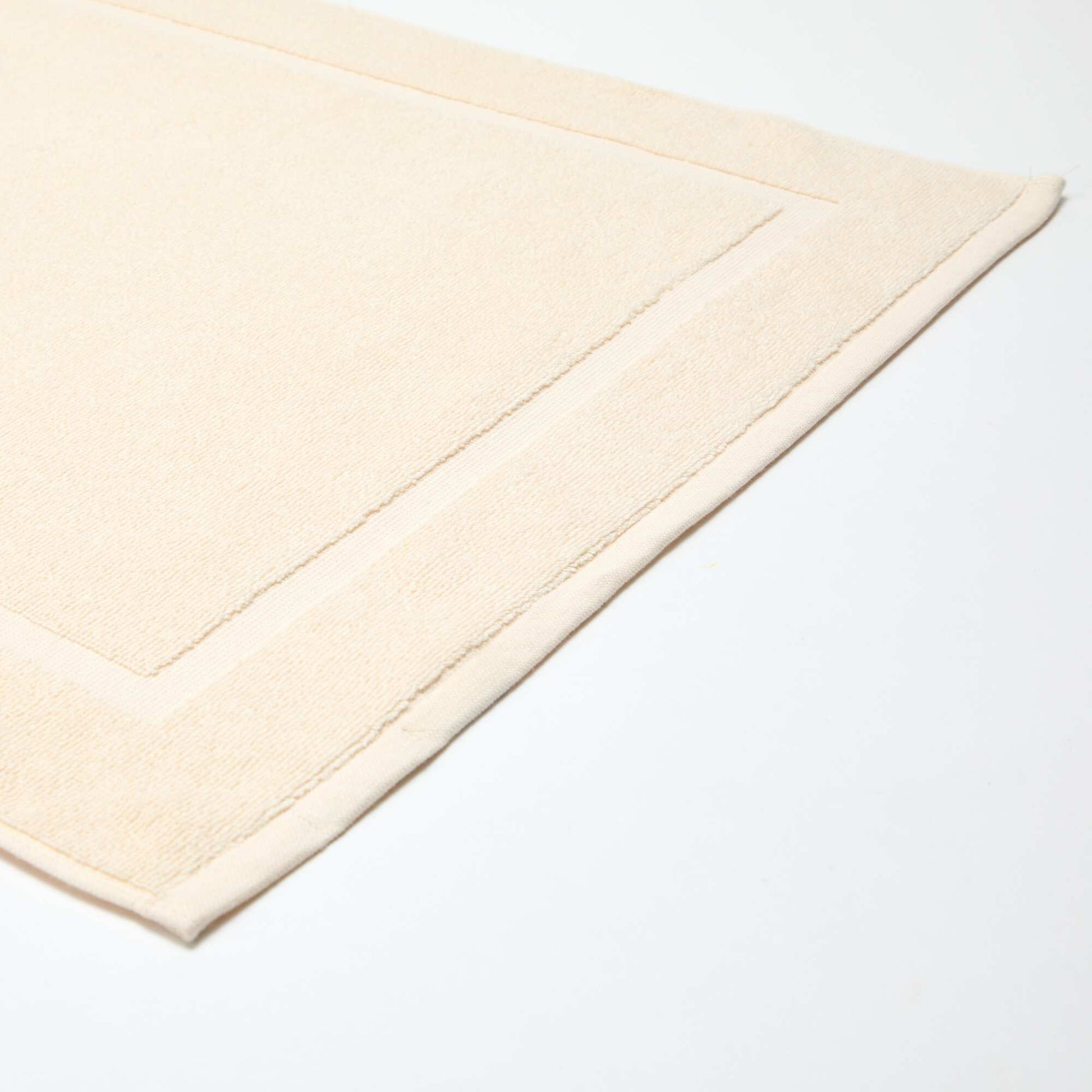Bath Mat 80 x 50 cm WHITE