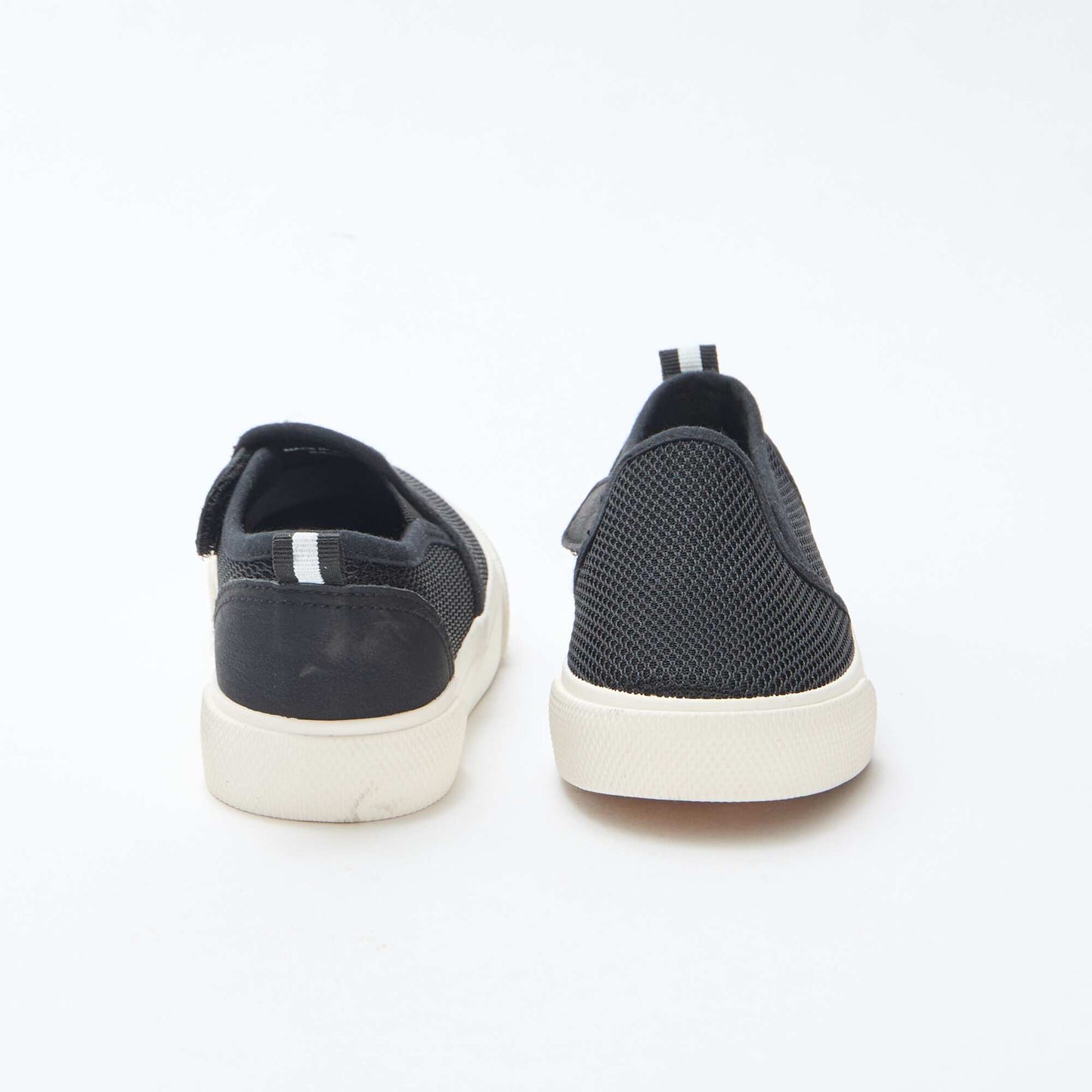Plain Mesh Slip-On Sneakers BLACK