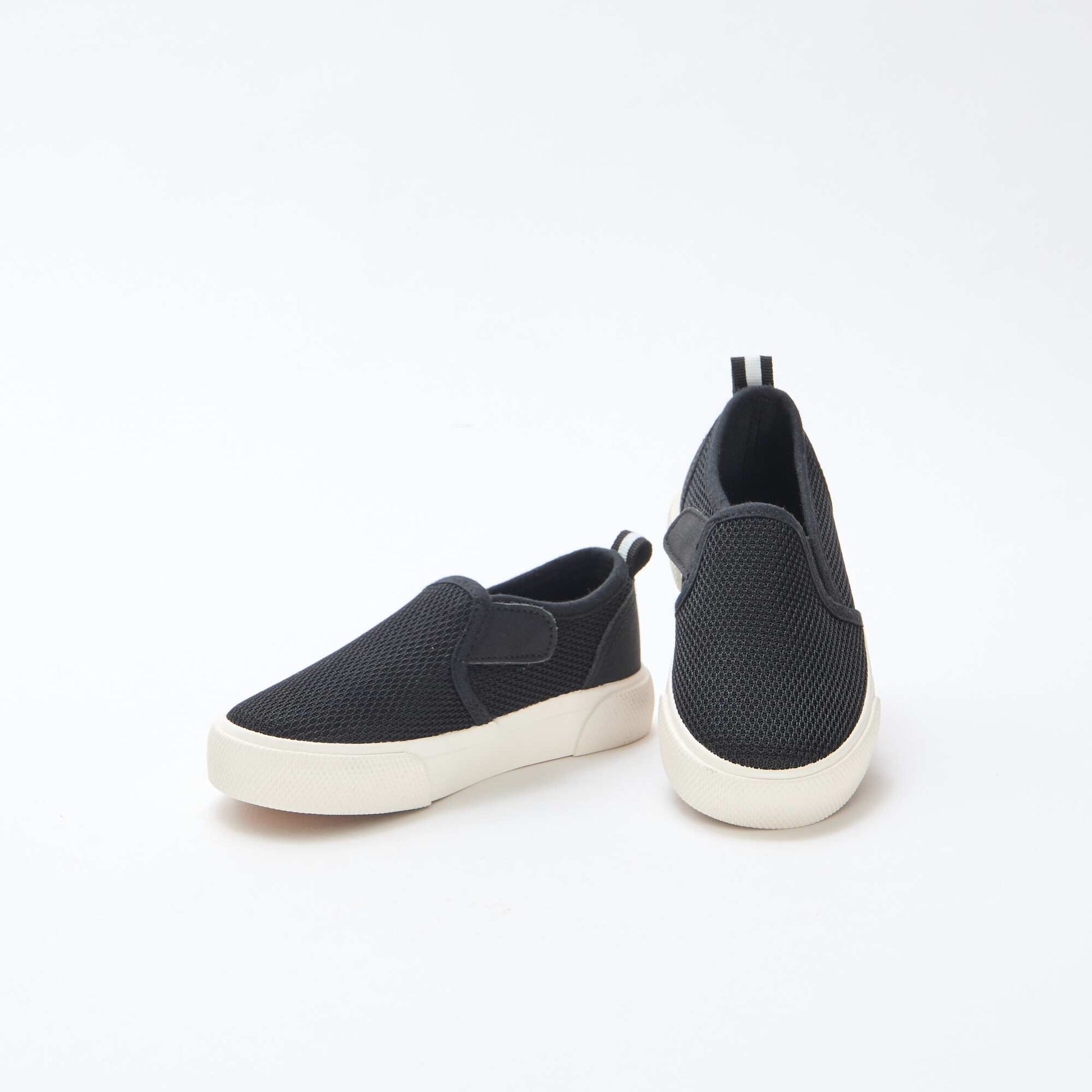 Plain Mesh Slip-On Sneakers BLACK