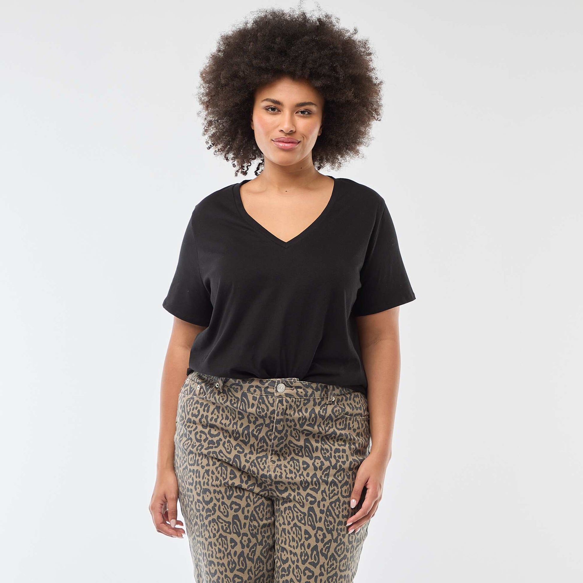 Basic V-neck Short-Sleeve T-shirt BLACK