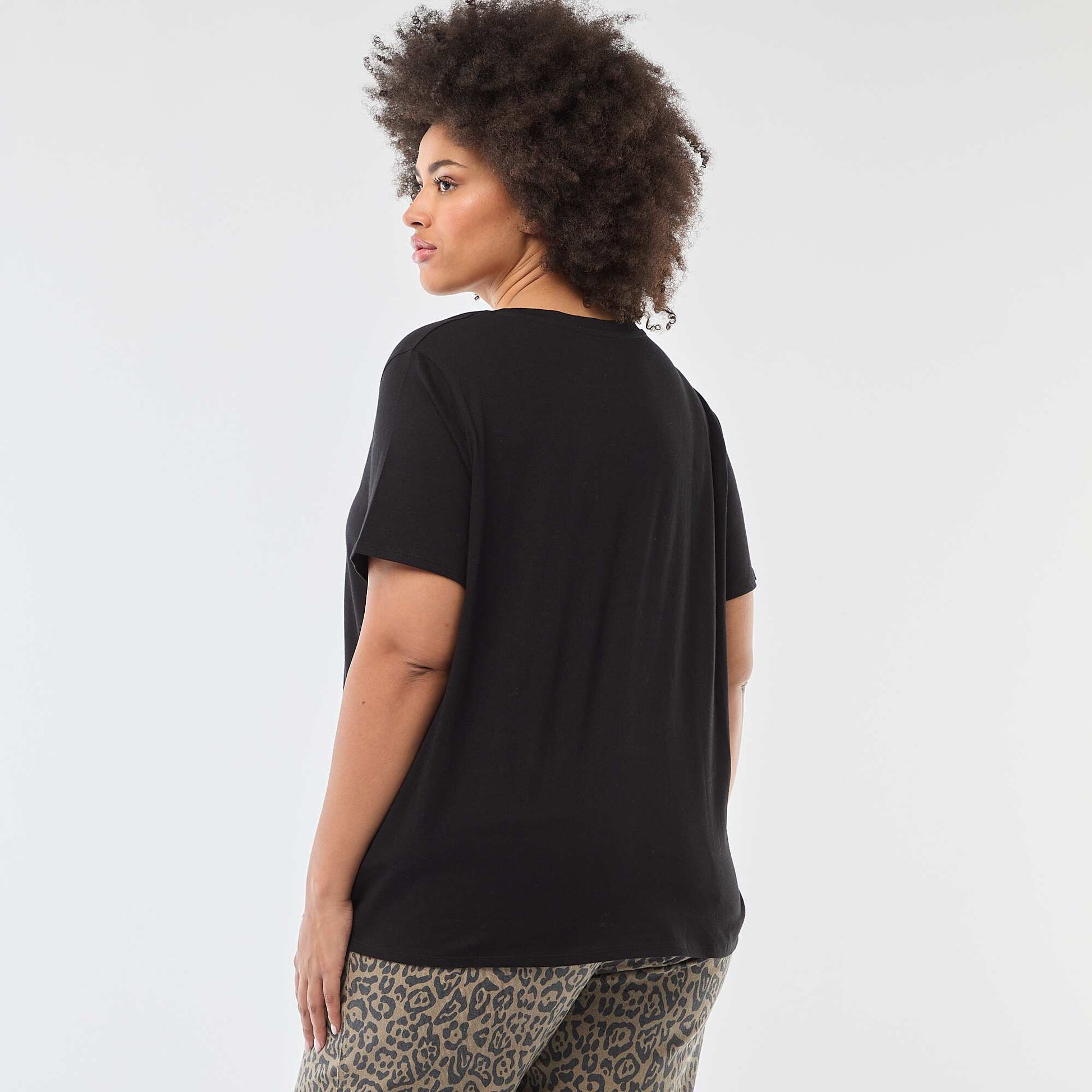 Basic V-neck Short-Sleeve T-shirt BLACK