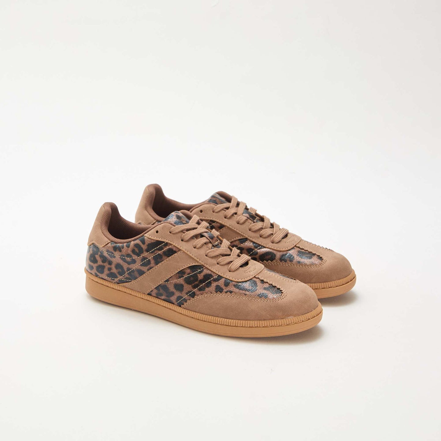 Contrast Panel Low-Top Sneakers BROWN