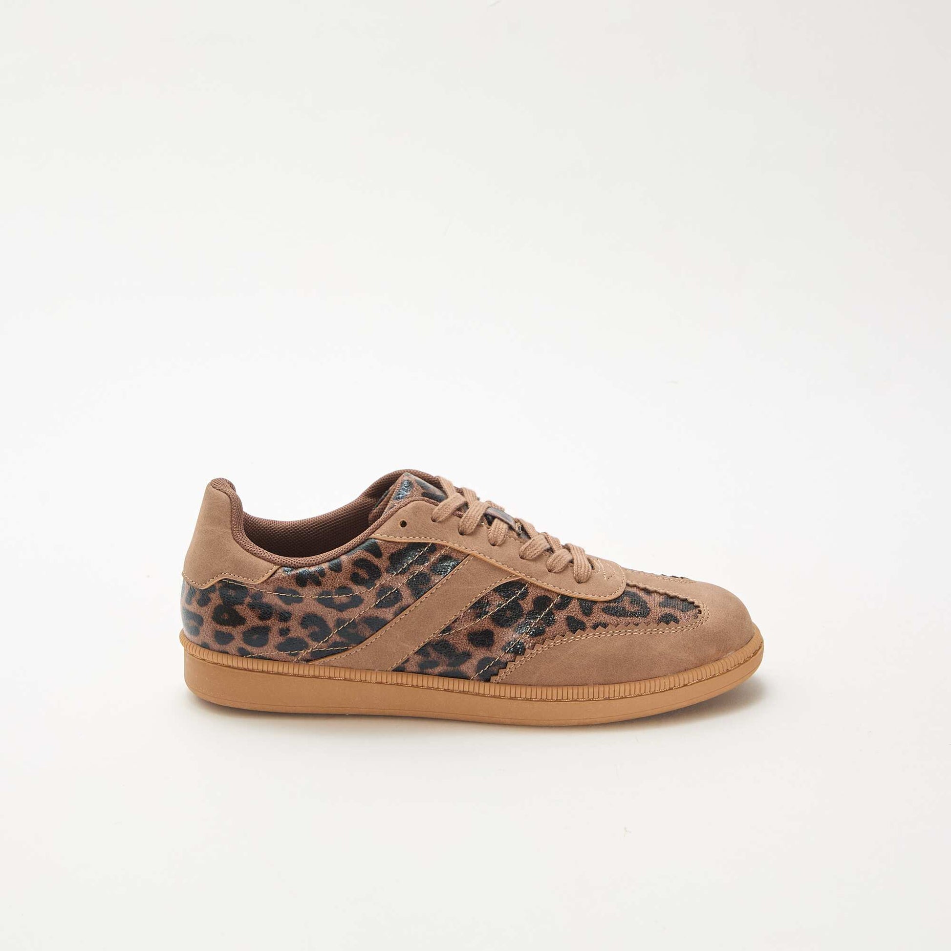 Contrast Panel Low-Top Sneakers BROWN