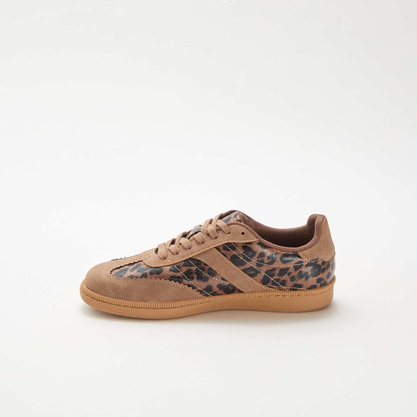 Contrast Panel Low-Top Sneakers BROWN