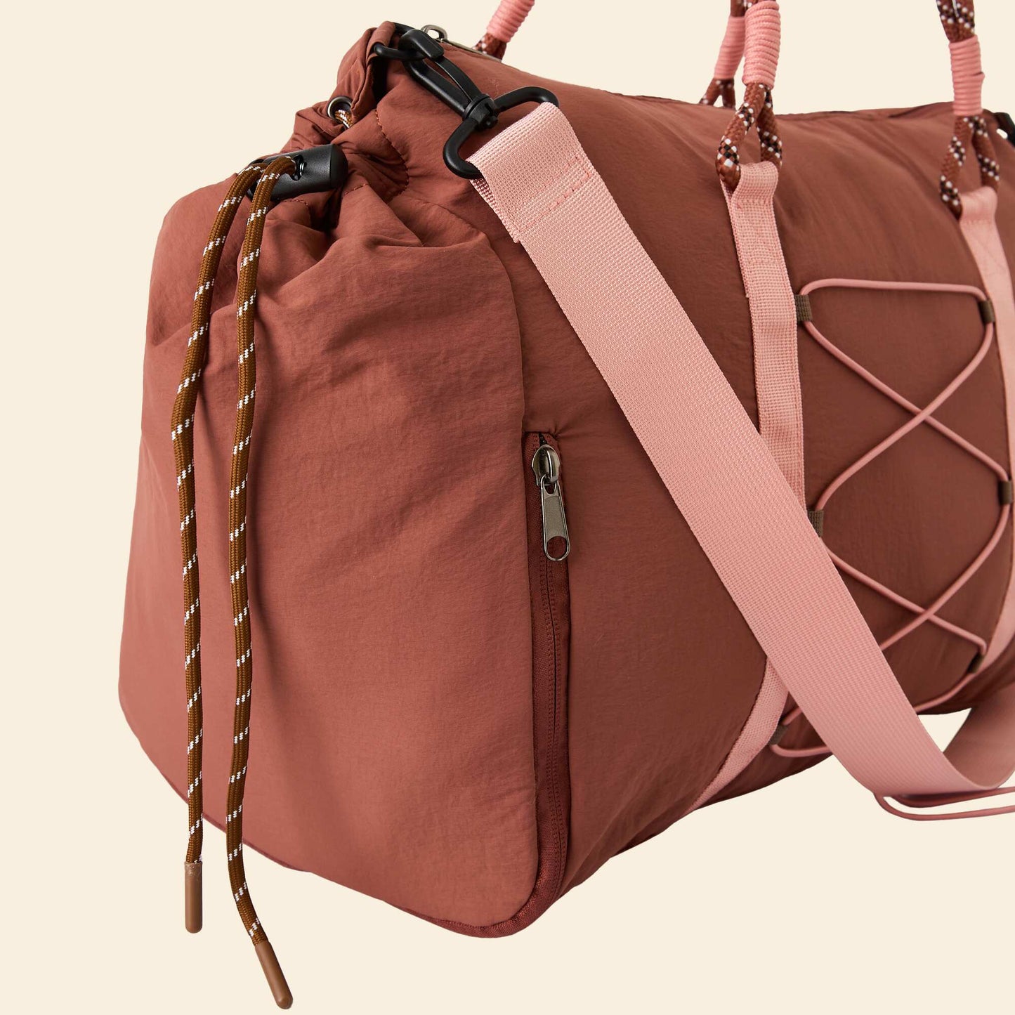 Sports bag with outer pockets and shoe compartment BROWN