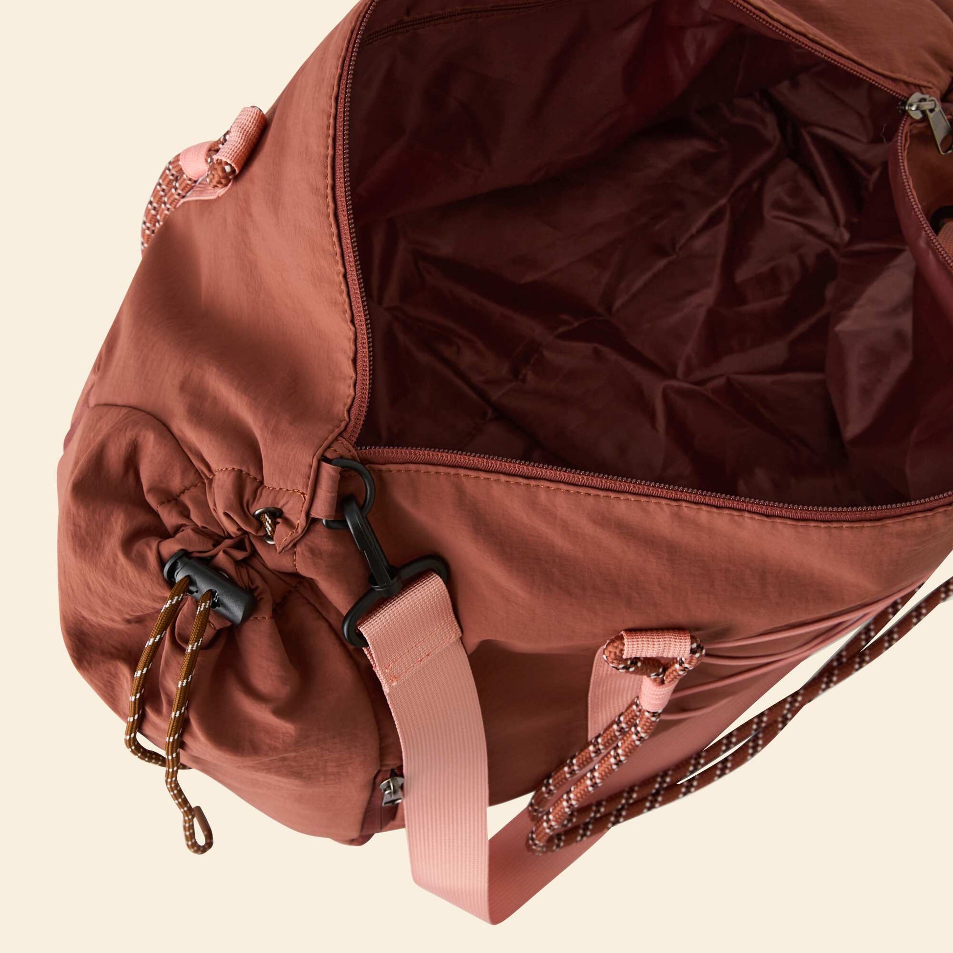Sports bag with outer pockets and shoe compartment BROWN