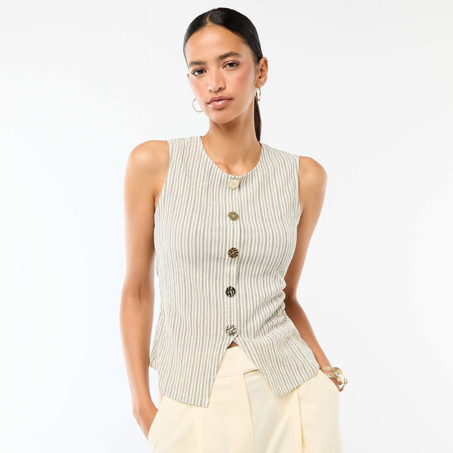 Sleeveless Top with Hammered Gold Button Opening WHITE