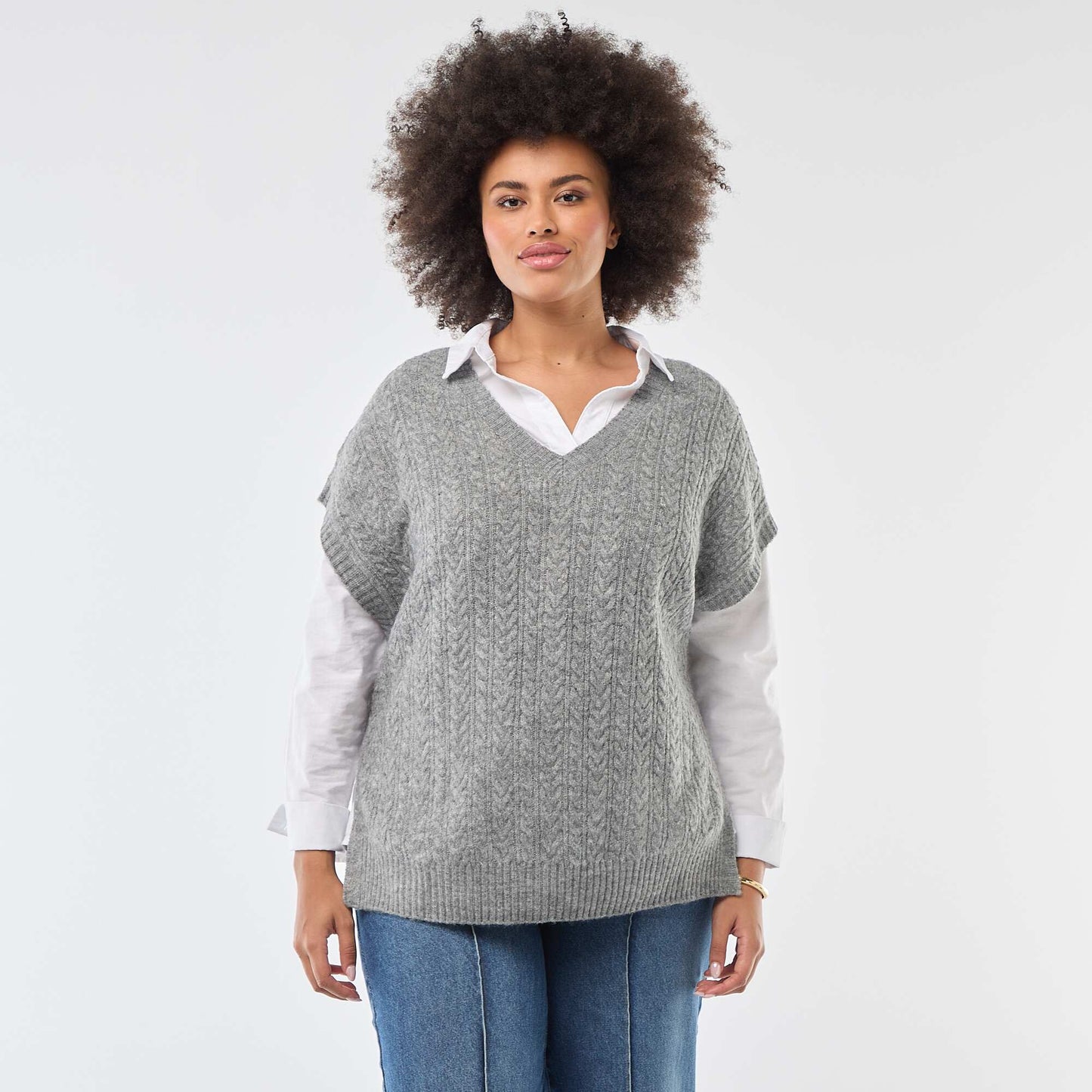 Cable Knit Sleeveless Sweater in Chunky Knit GREY