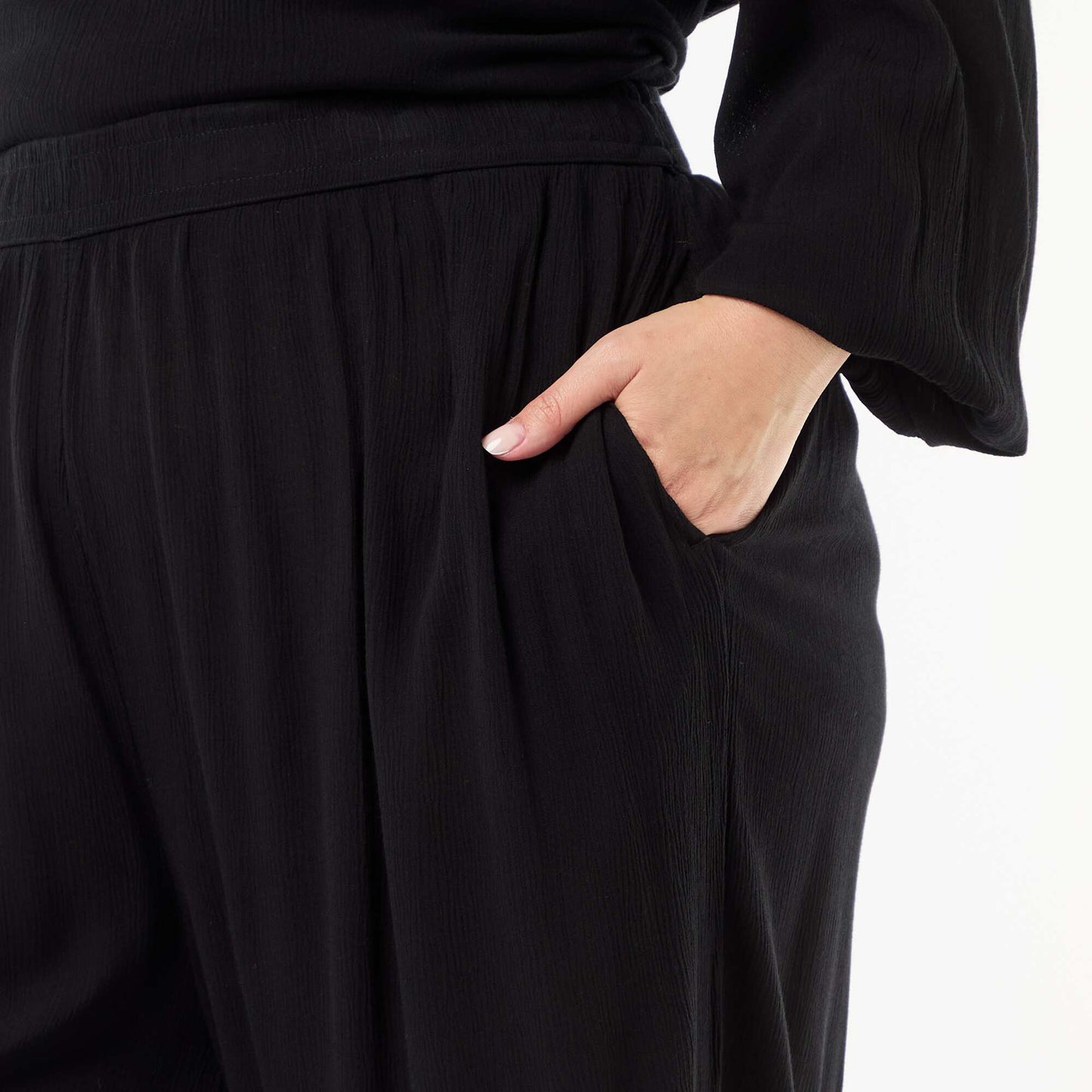 Wide-Leg Crepe Knit Pants BLACK