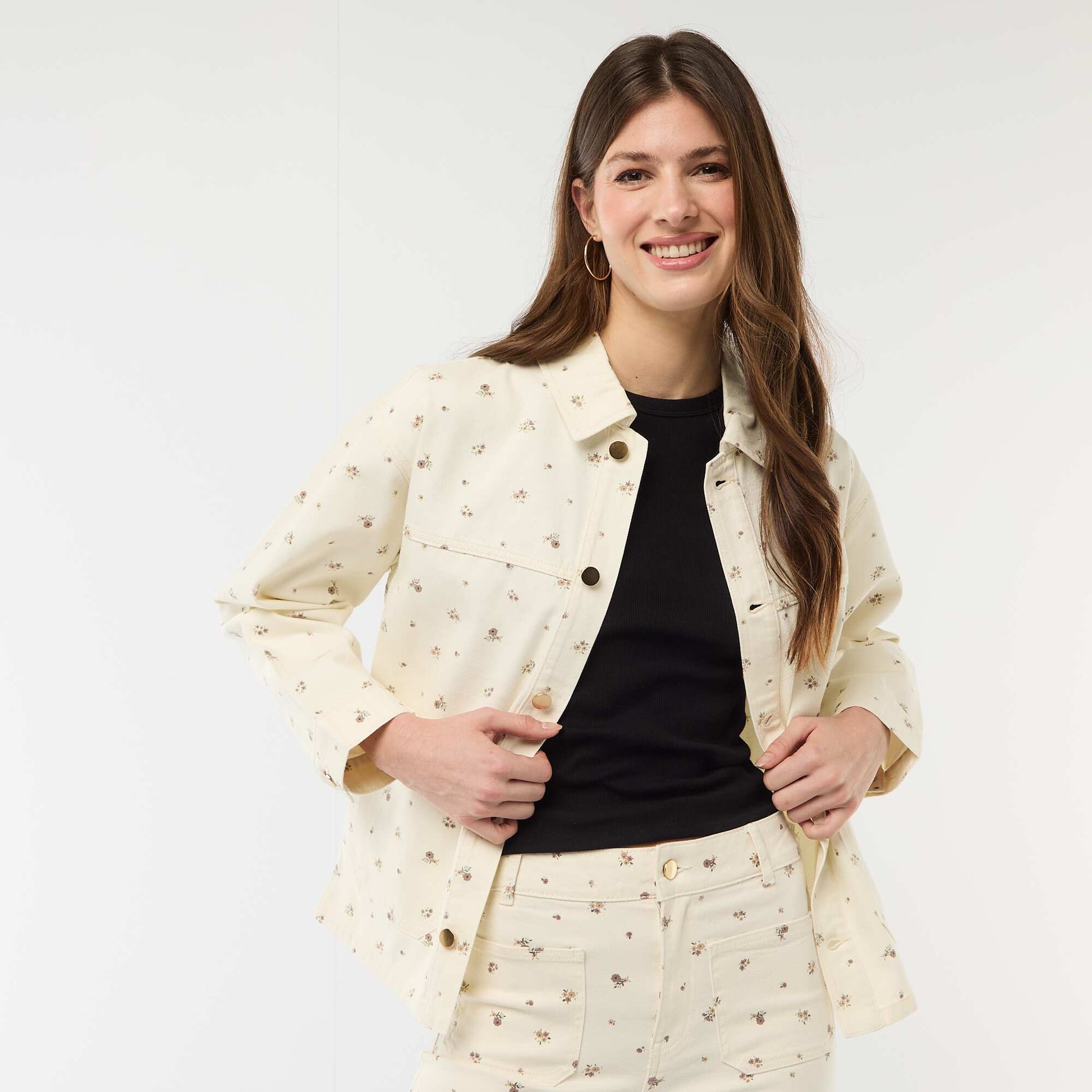 Short Denim Jacket with 2 Patch Pockets WHITE