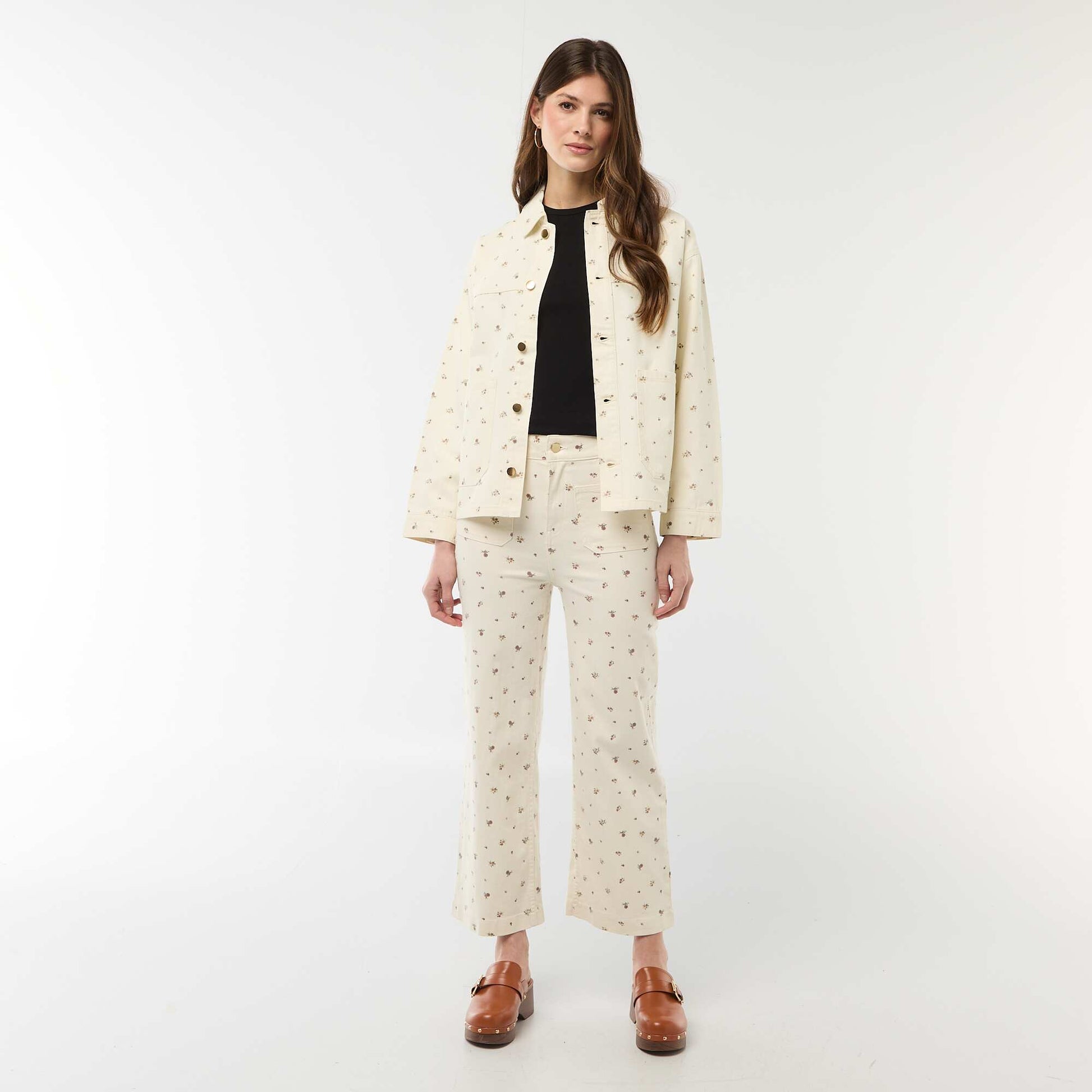 Short Denim Jacket with 2 Patch Pockets WHITE
