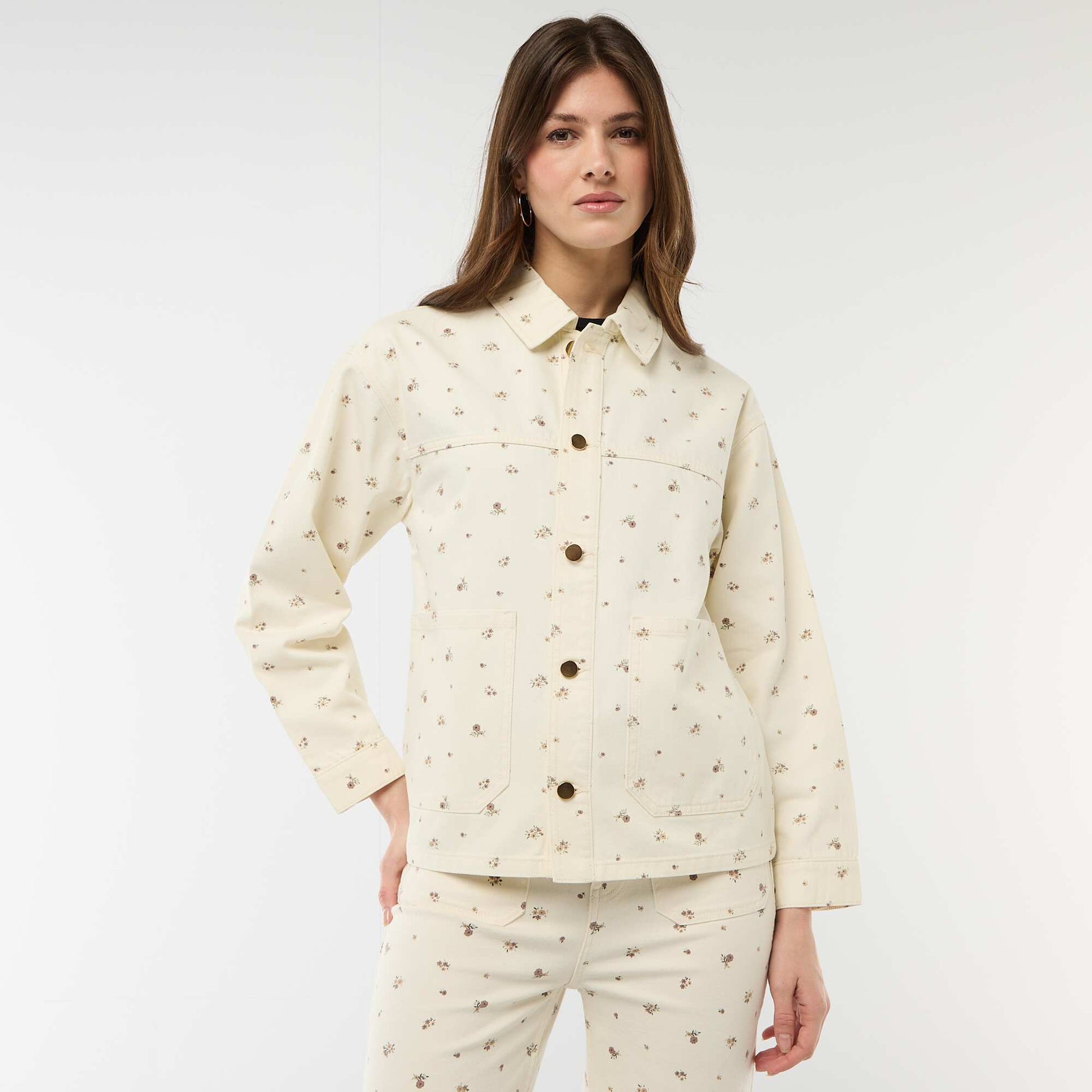 Short Denim Jacket with 2 Patch Pockets WHITE
