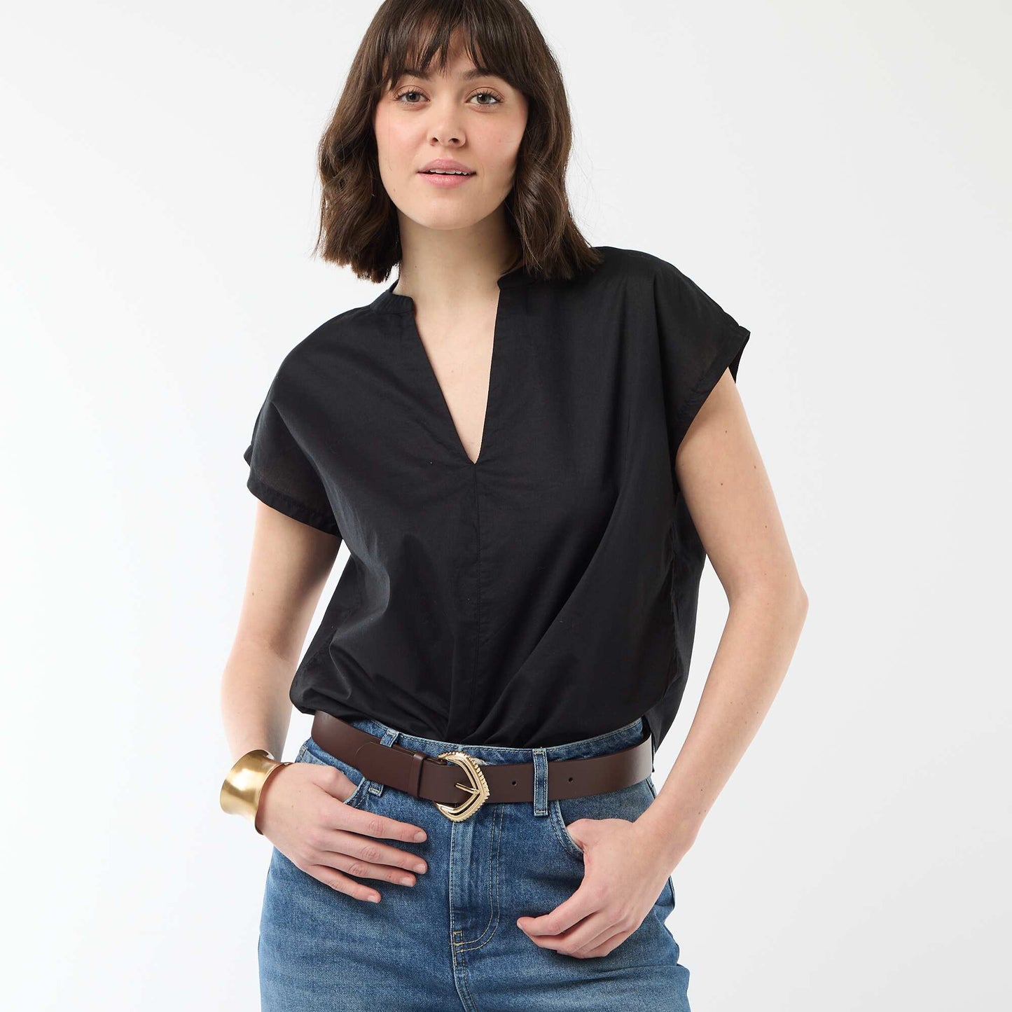 Short-Sleeved V-Neck Blouse BLACK