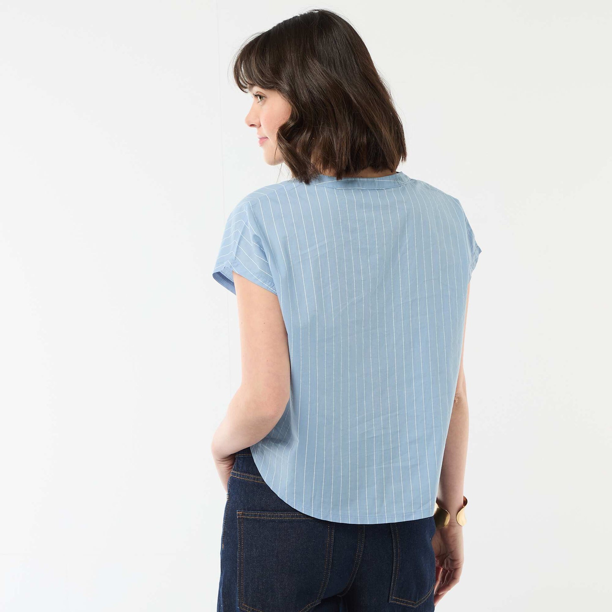 Short-Sleeved V-Neck Blouse BLUE