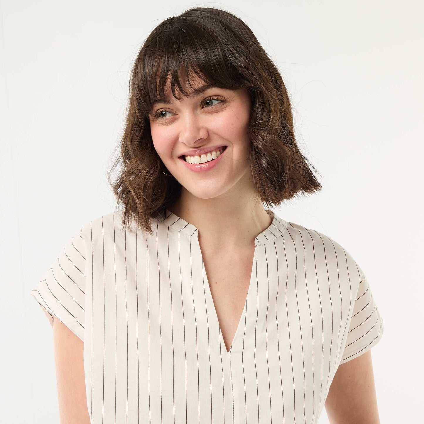 Short-Sleeved V-Neck Blouse WHITE