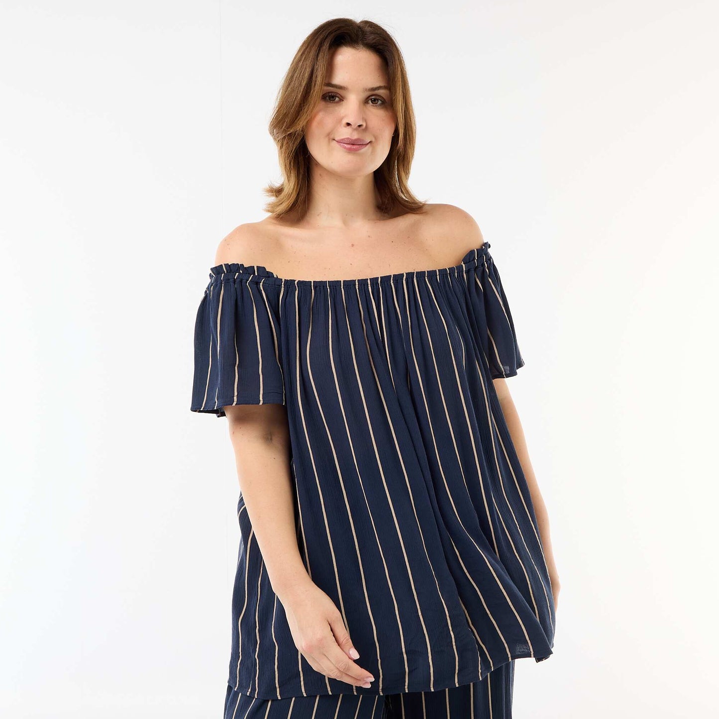Short-Sleeved Flowy Crepe Blouse BLUE