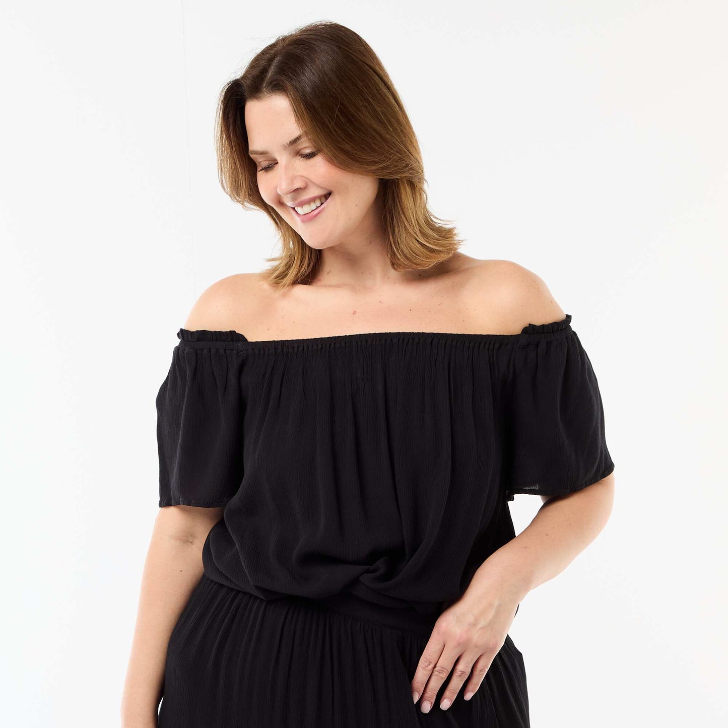 Short-Sleeved Flowy Crepe Blouse BLACK