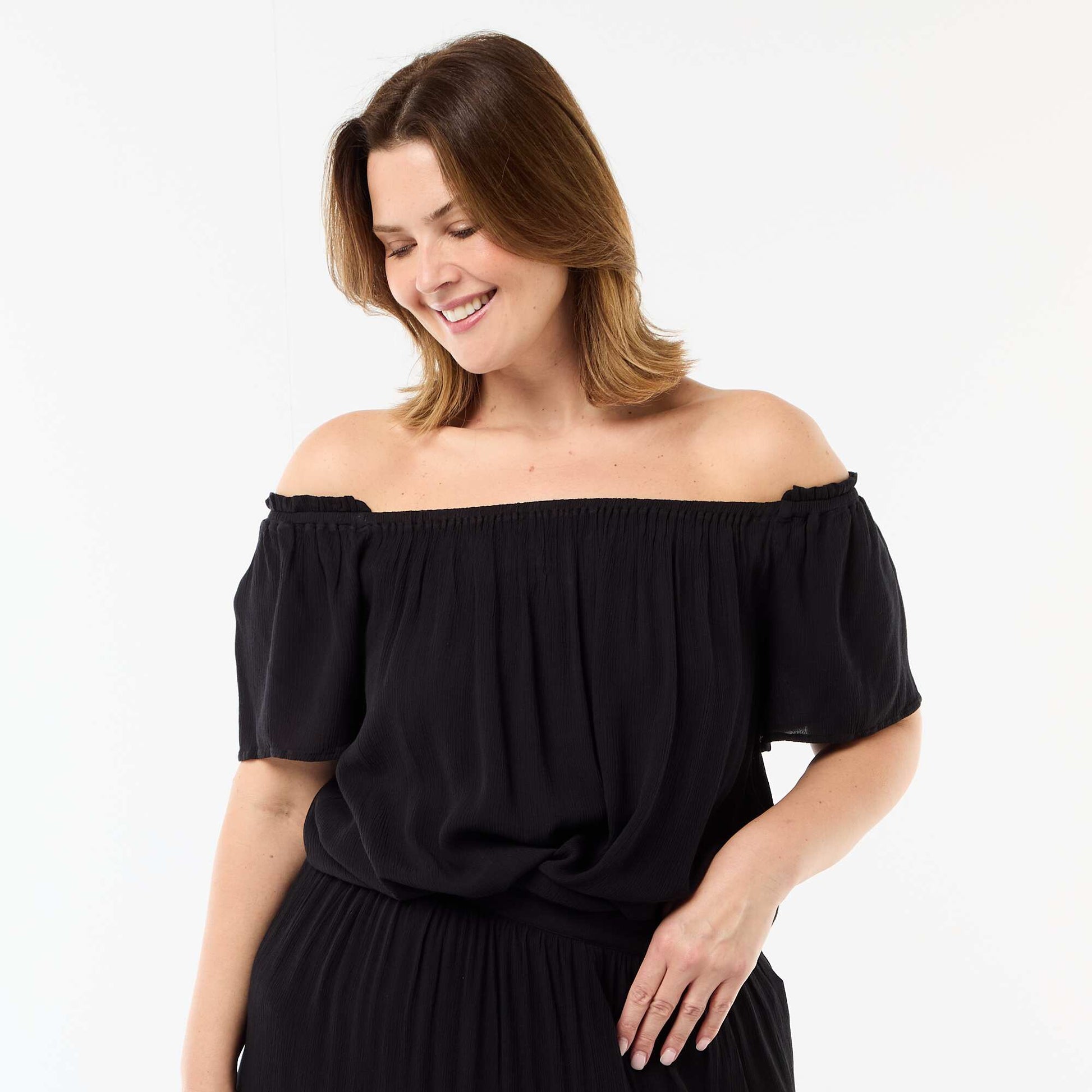 Short-Sleeved Flowy Crepe Blouse BLACK