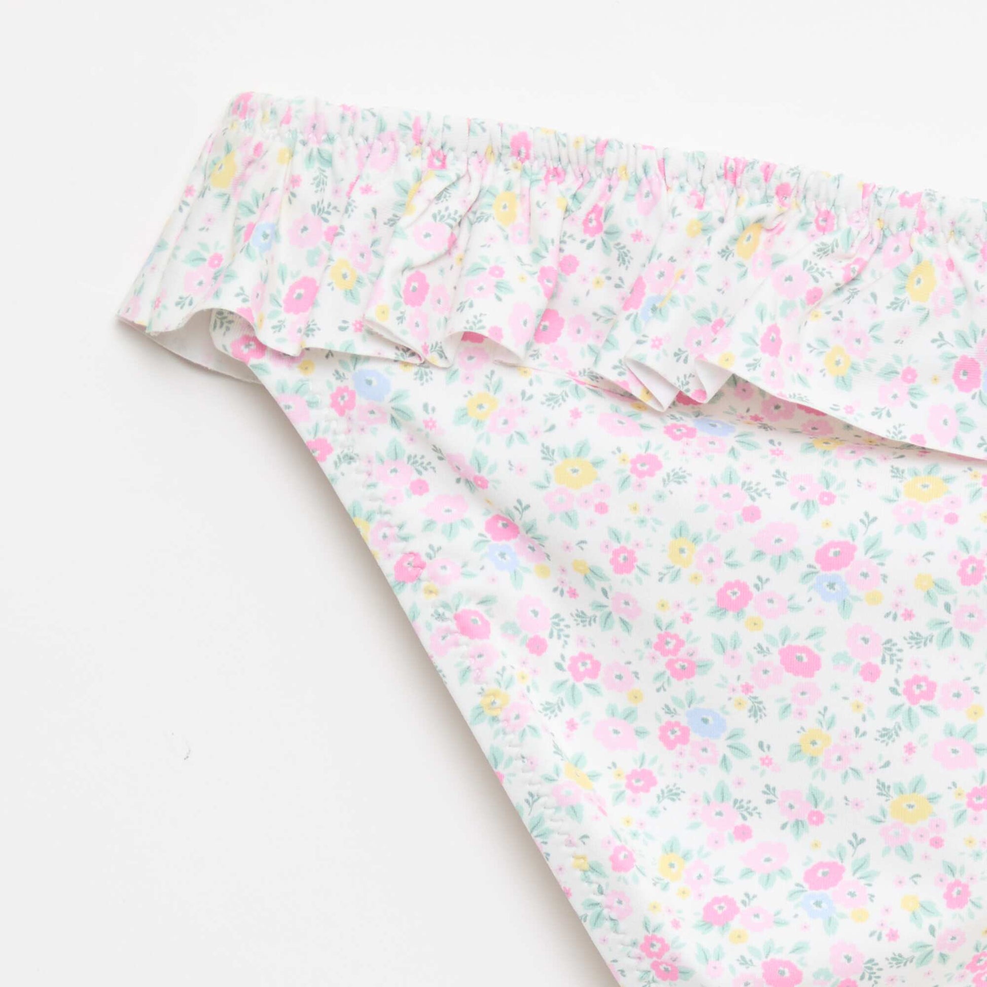 Floral Smocked 2-Piece Swimsuit WHITE