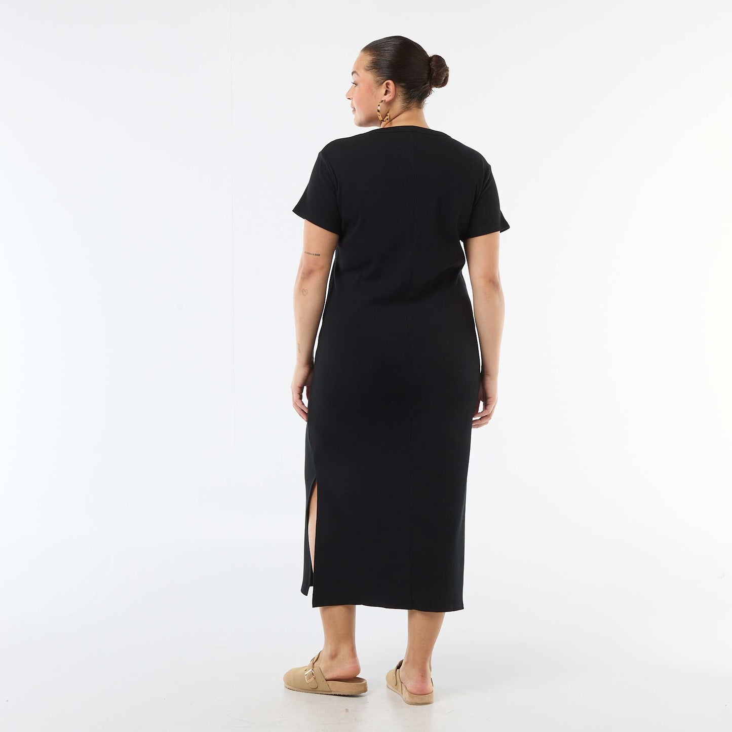 Ribbed Knit Maxi Dress with Short Sleeves BLACK