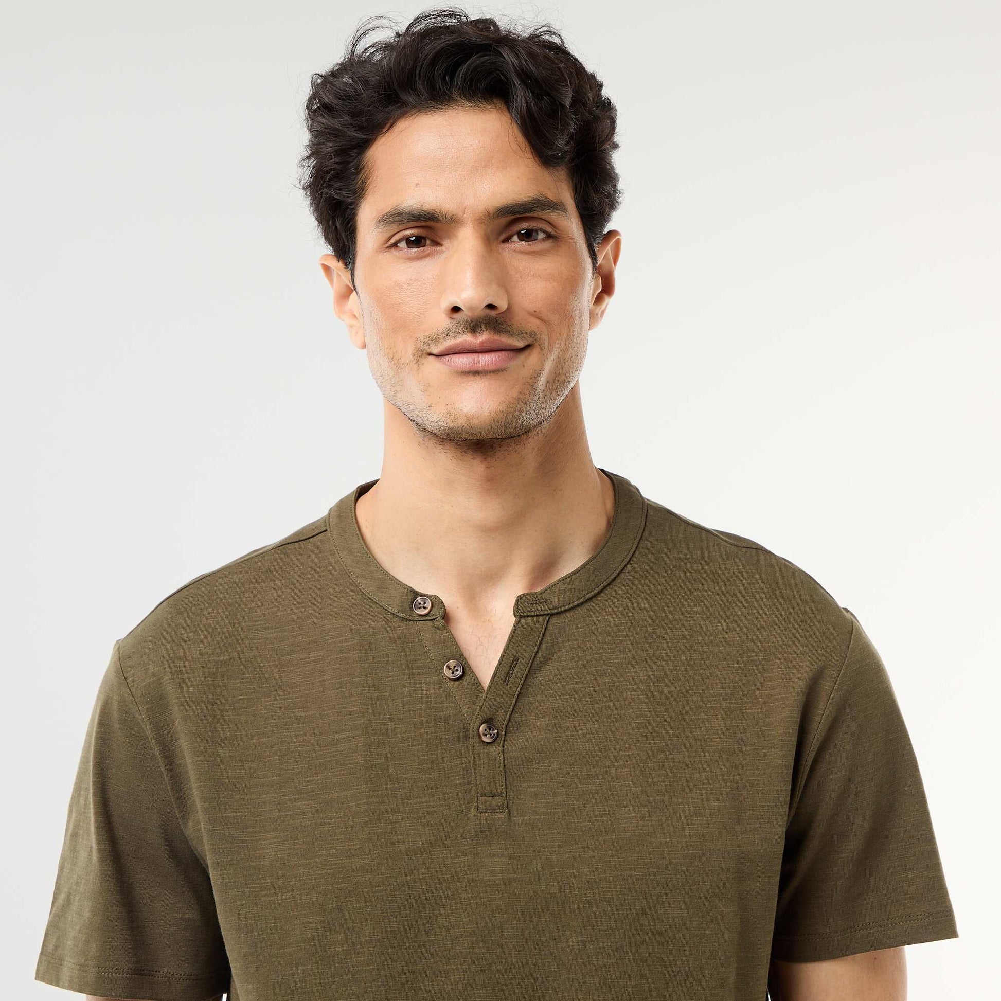 Short-Sleeved Tunisian Collar T-Shirt KHAKI
