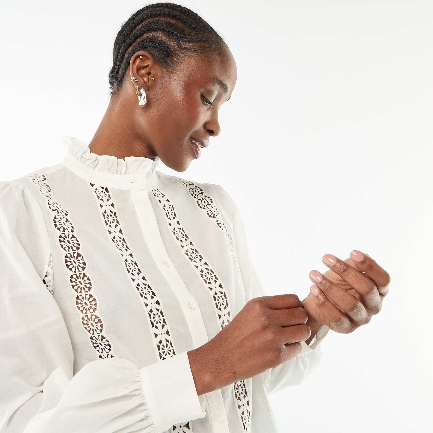 Embroidered Blouse with Ruffled Collar WHITE
