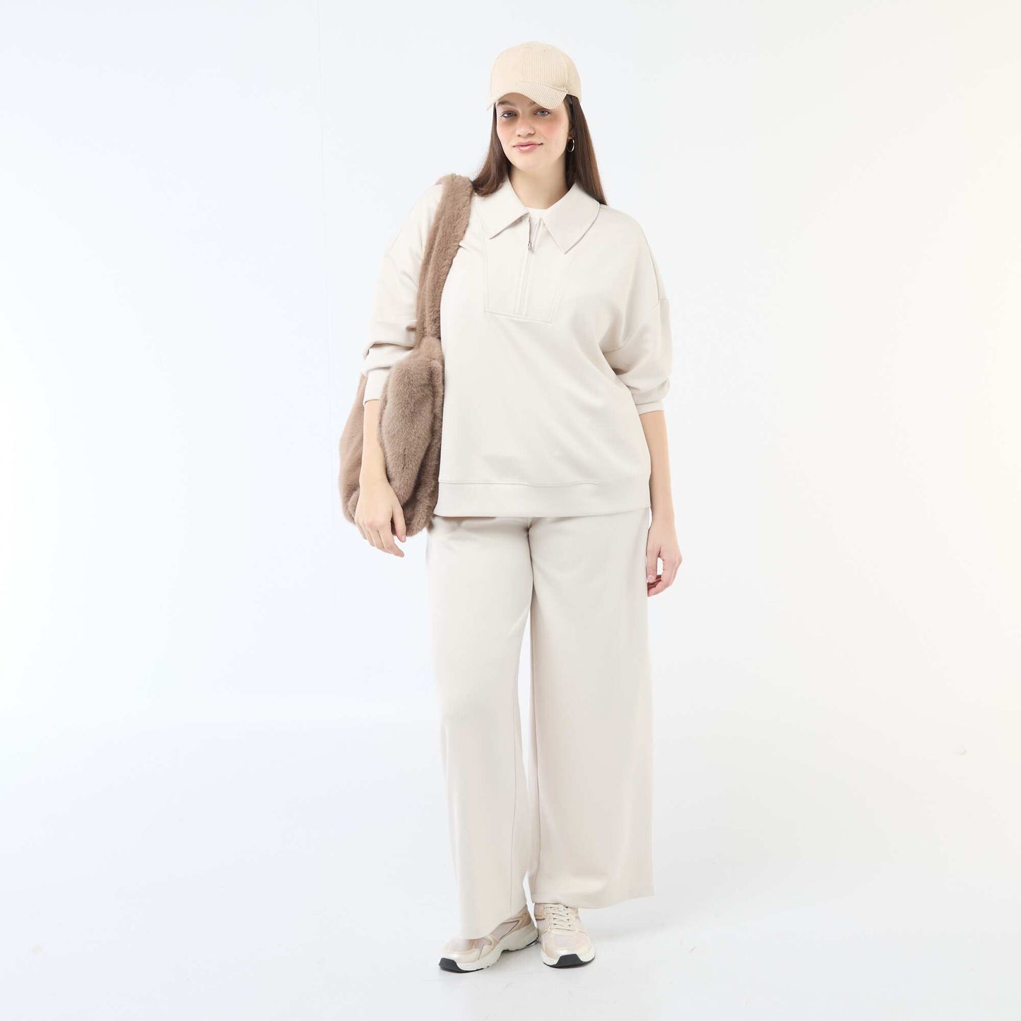 Solid Sweatshirt with Zipped Trucker Neck BEIGE