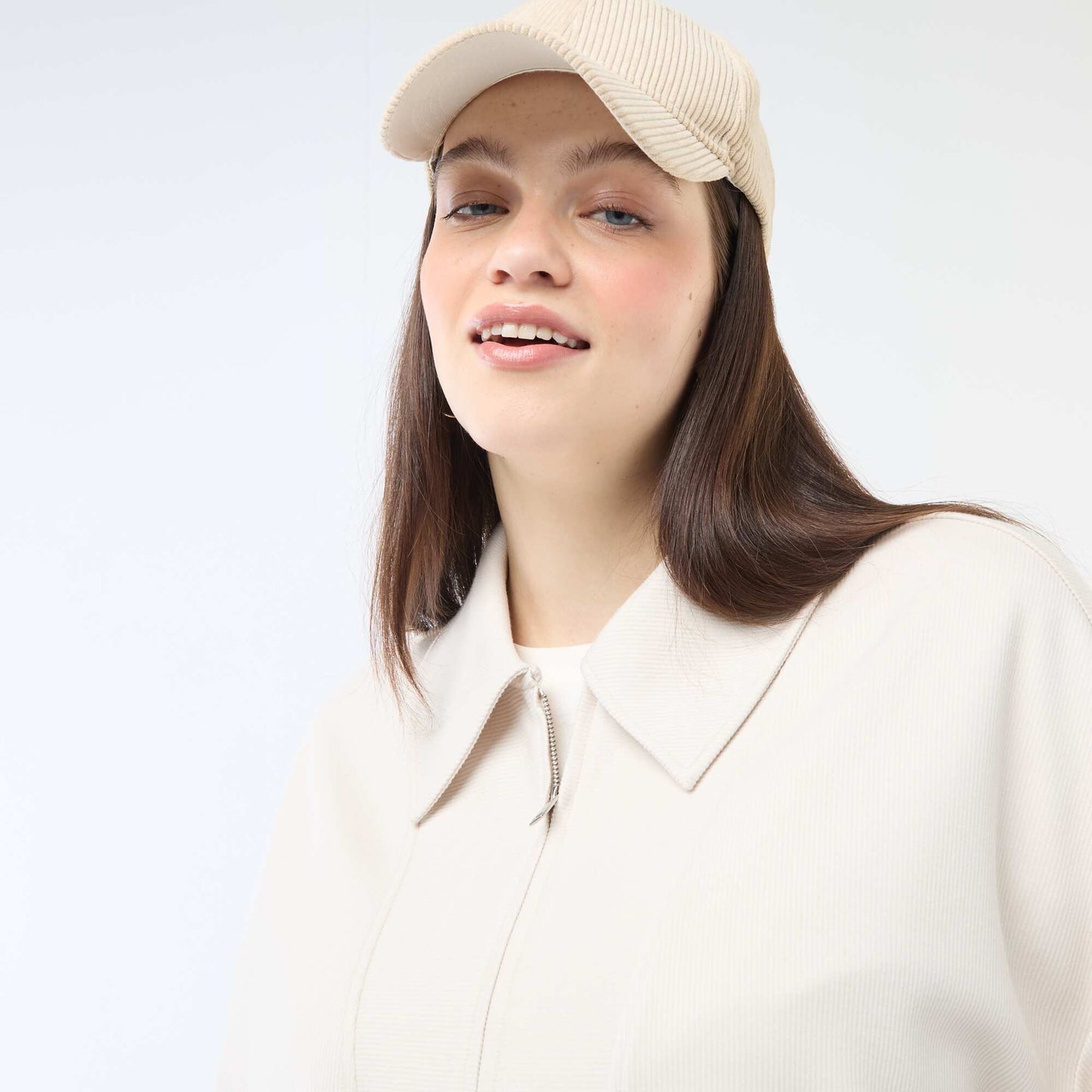 Solid Sweatshirt with Zipped Trucker Neck BEIGE