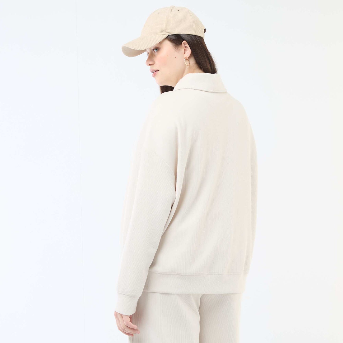 Solid Sweatshirt with Zipped Trucker Neck BEIGE