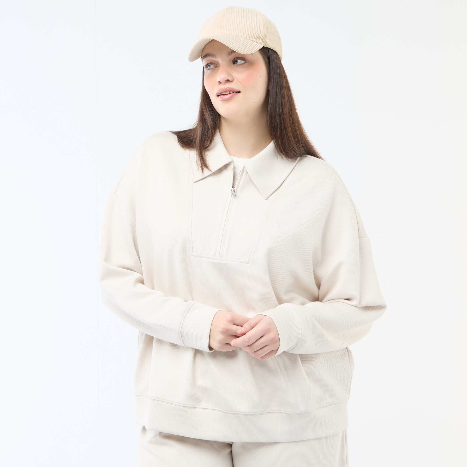 Solid Sweatshirt with Zipped Trucker Neck BEIGE