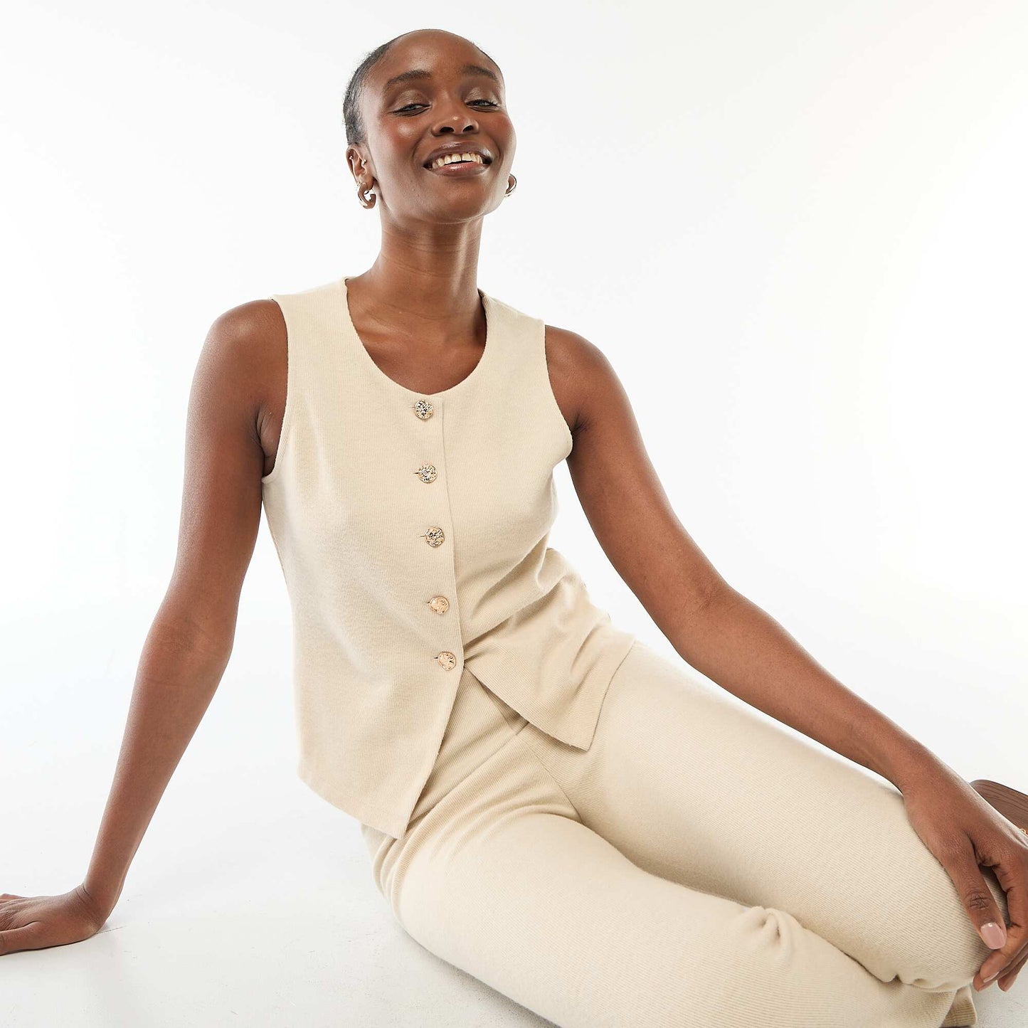Sleeveless Knit Top with Button Detail BEIGE