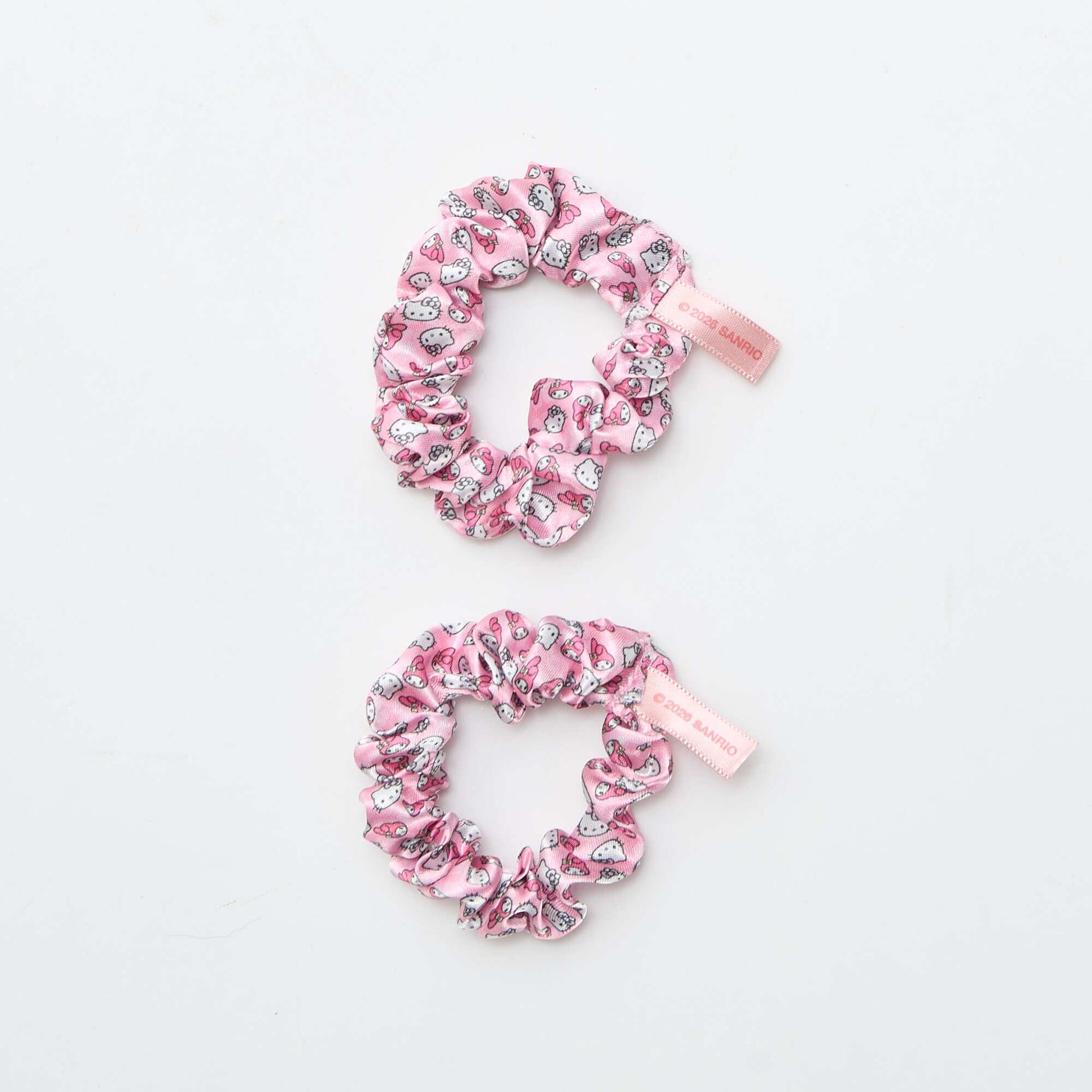 'Hello Kitty' Set: 4 Hair Clips + 1 Scrunchie PINK