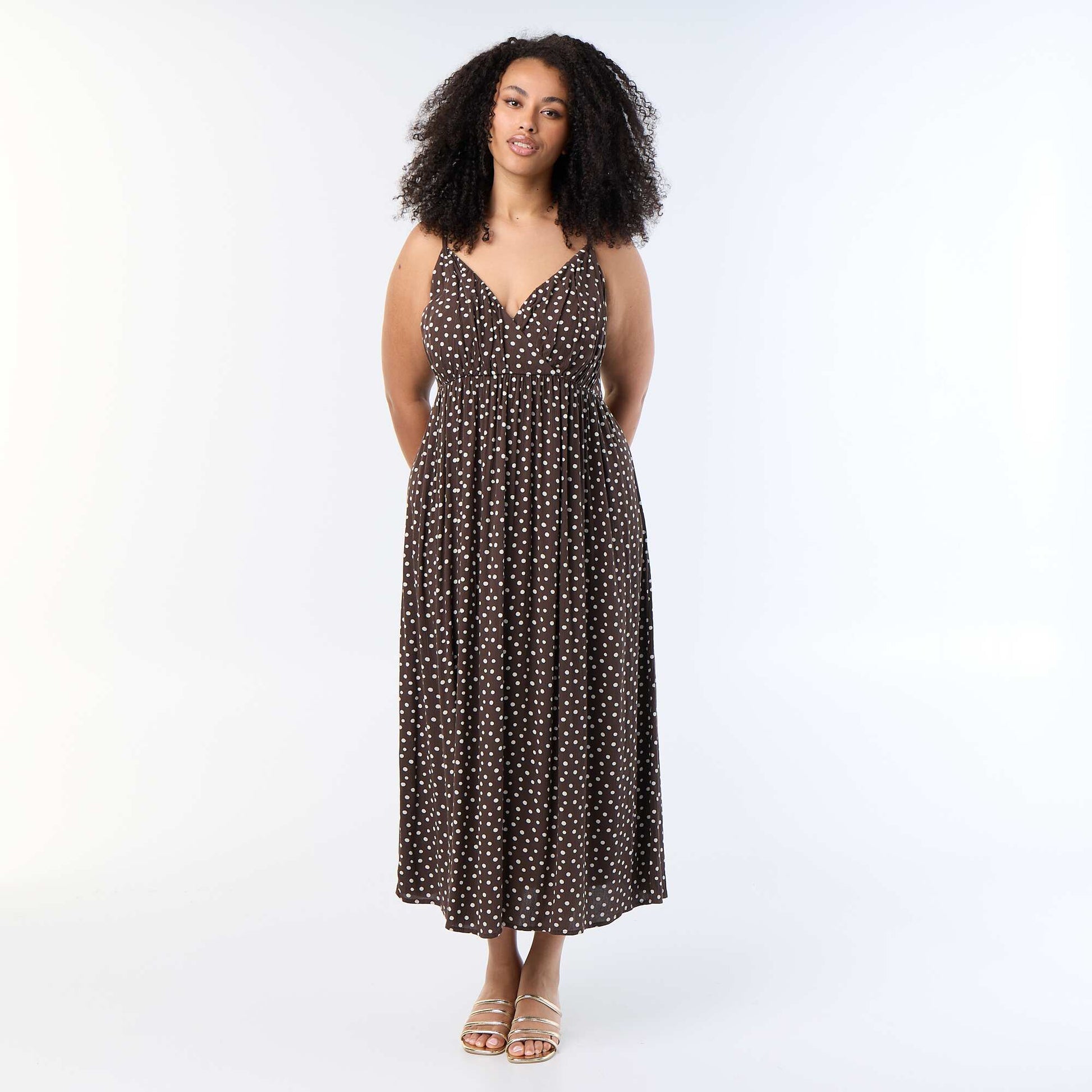 Long crêpe knit dress with thin straps BROWN