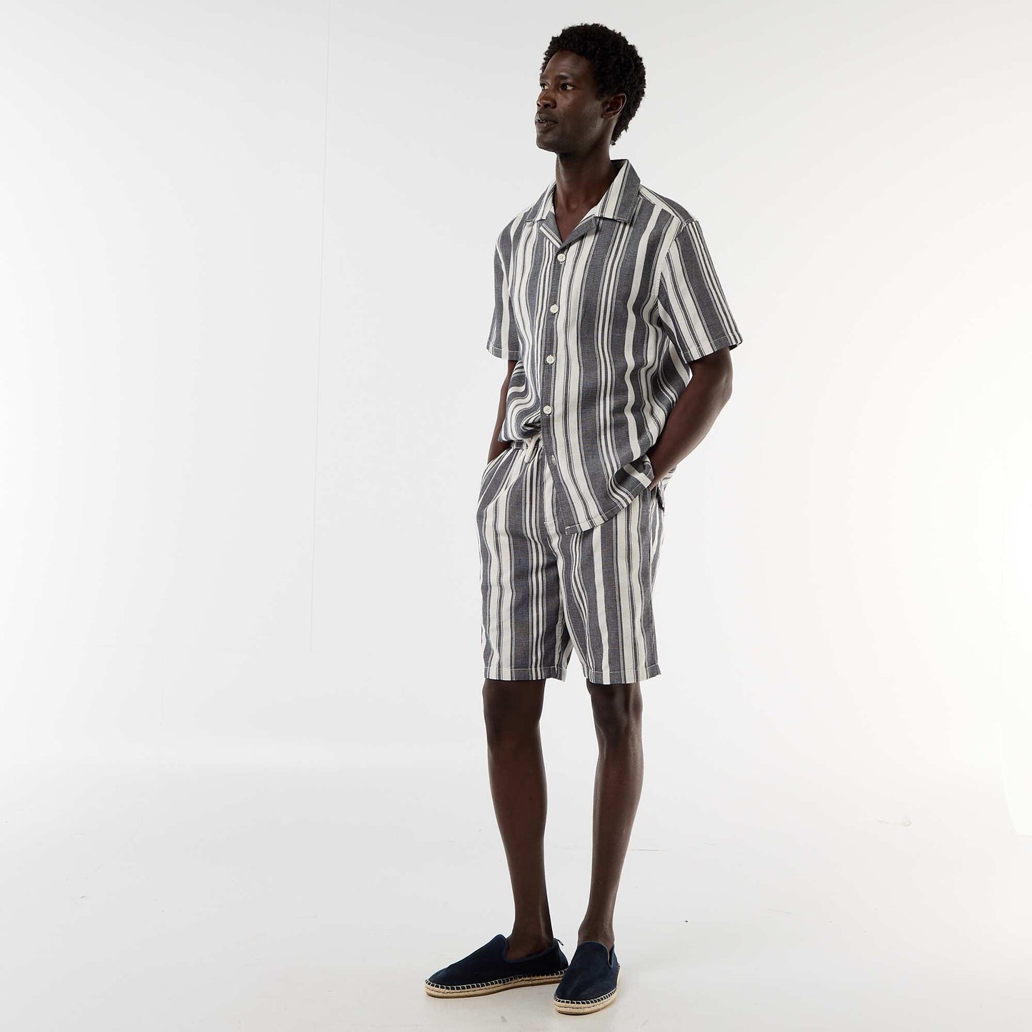 Short-Sleeved Striped Shirt BLACK