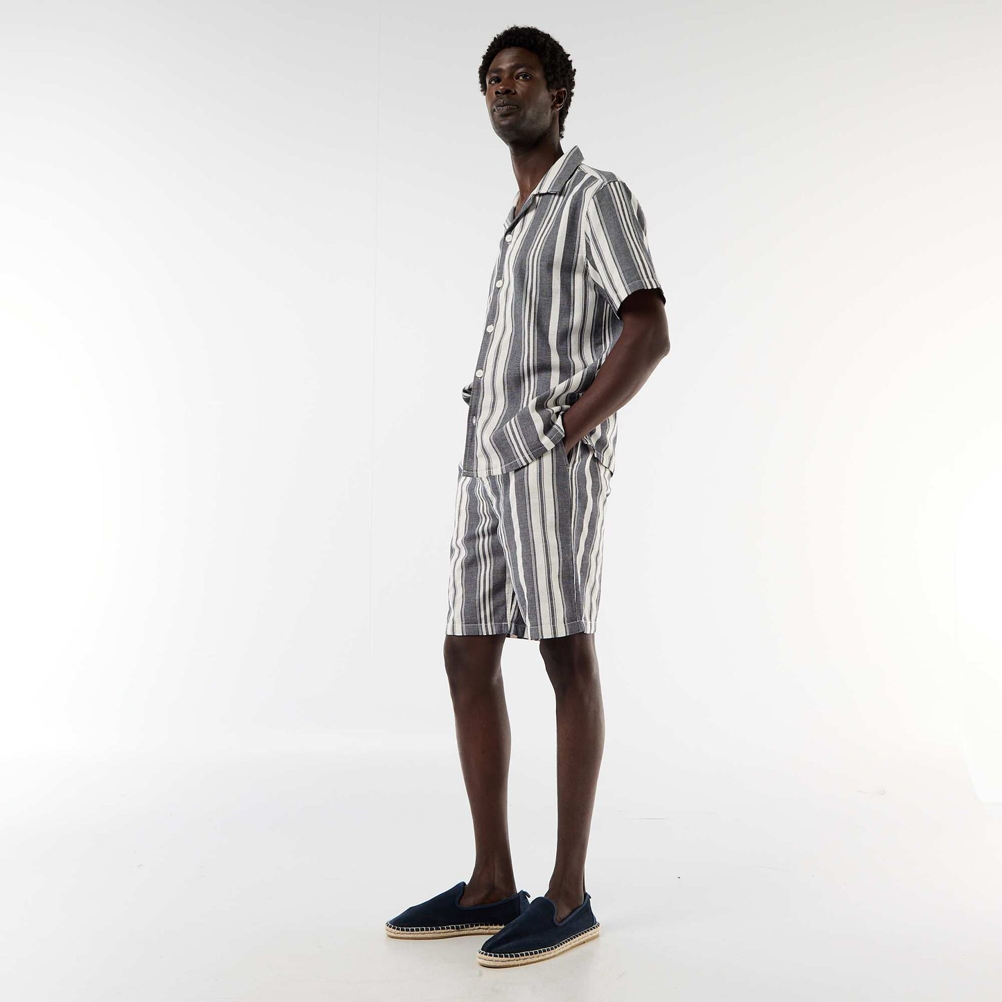 Lightweight Bermuda shorts with drawstrings BLUE