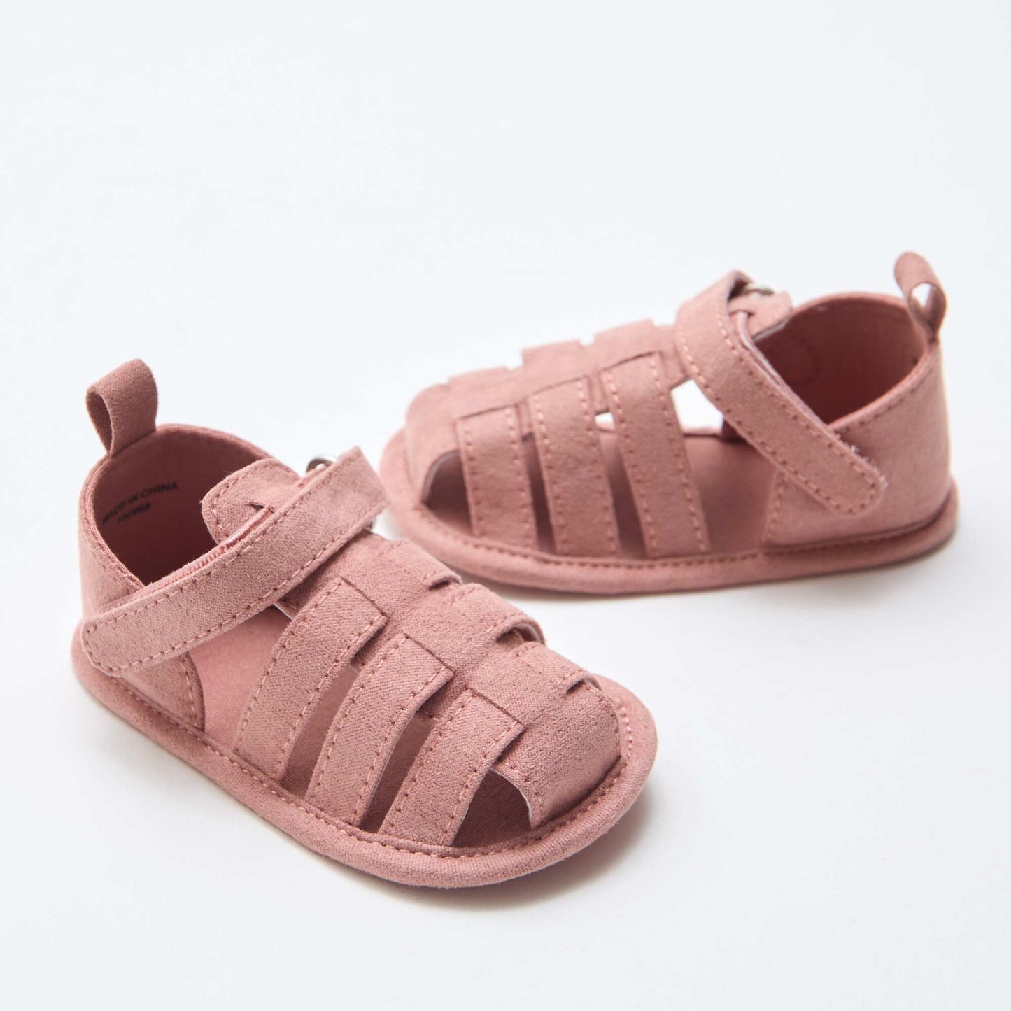 Pair of sandals with hook and loop fasteners PINK