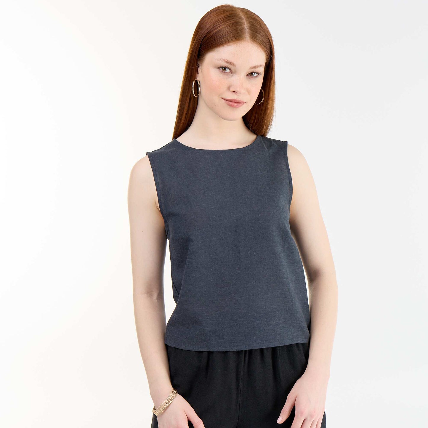 Sleeveless Round-Neck Top BLUE