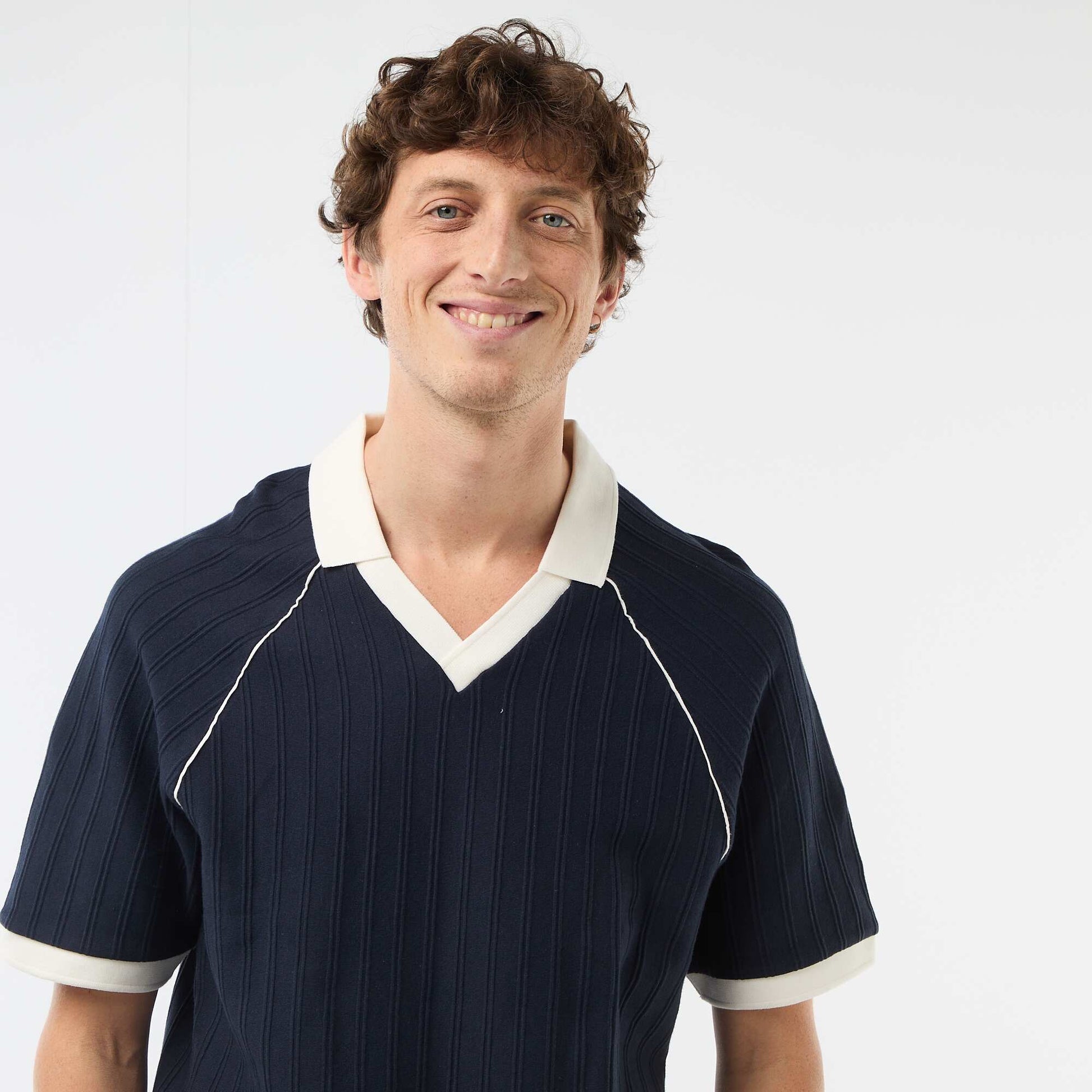 Textured Polo Shirt with Buttonless Polo Collar BLUE