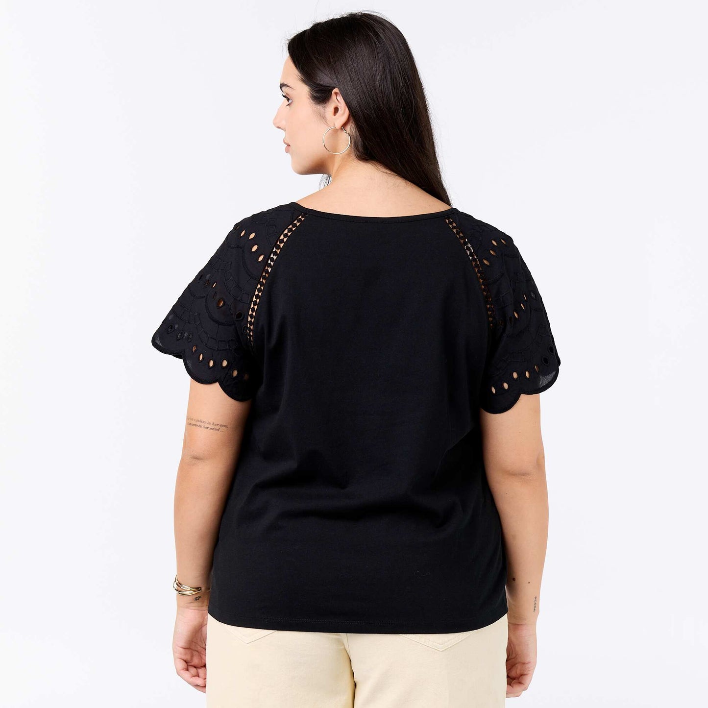 Plain t-shirt with embroidery on the sleeves BLACK