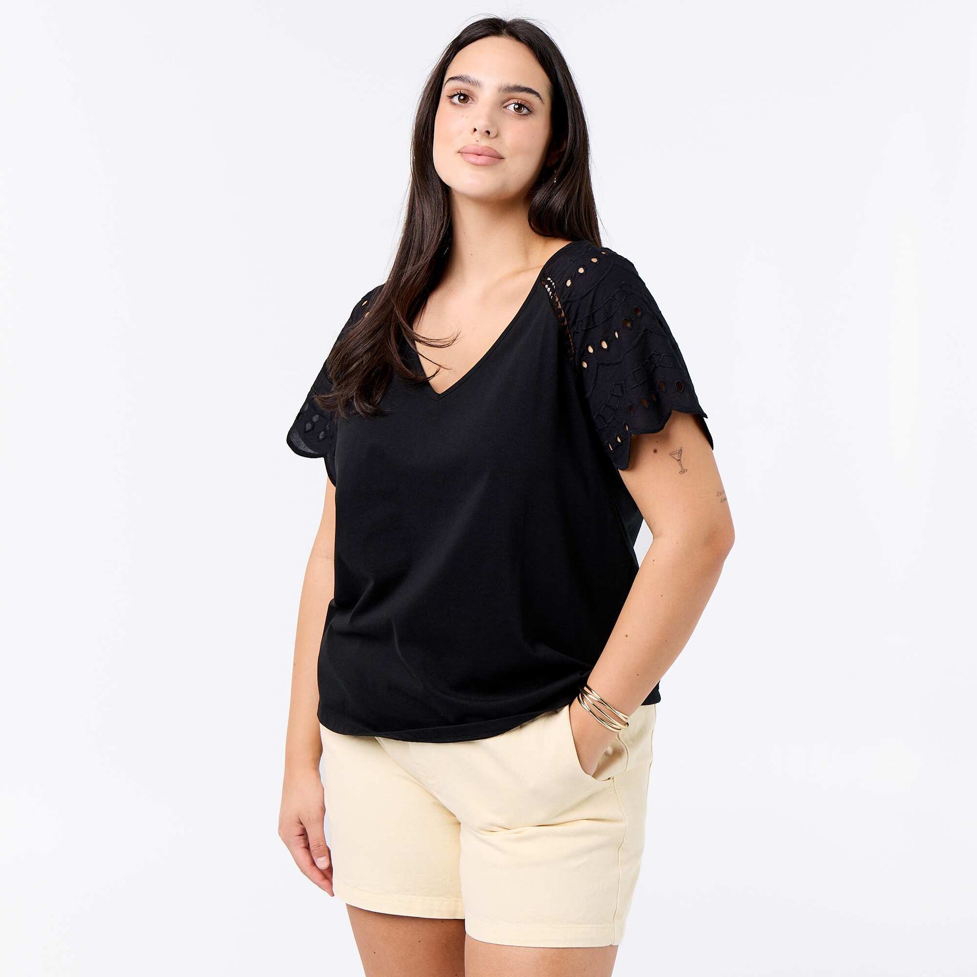 Plain t-shirt with embroidery on the sleeves BLACK