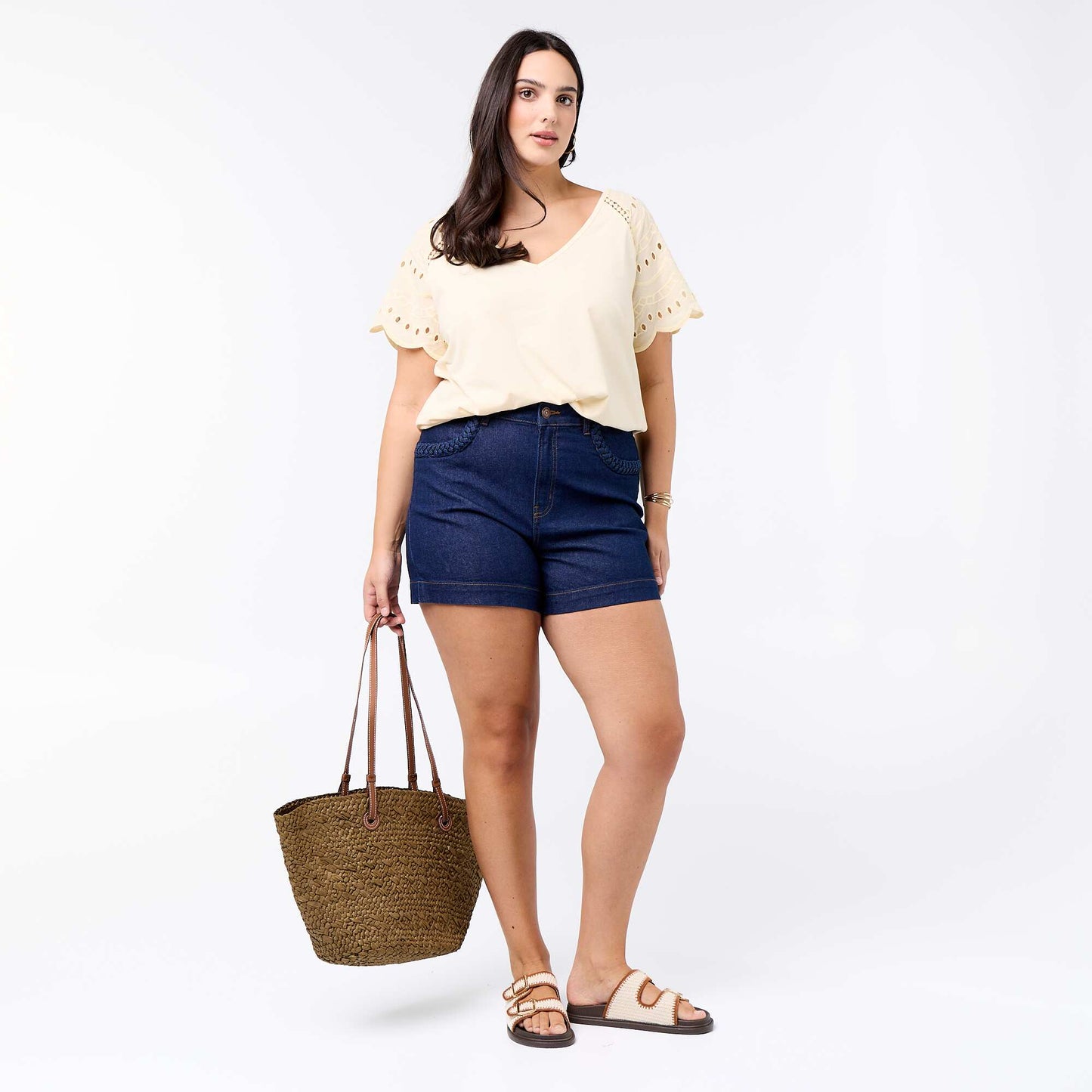 Plain t-shirt with embroidery on the sleeves BEIGE
