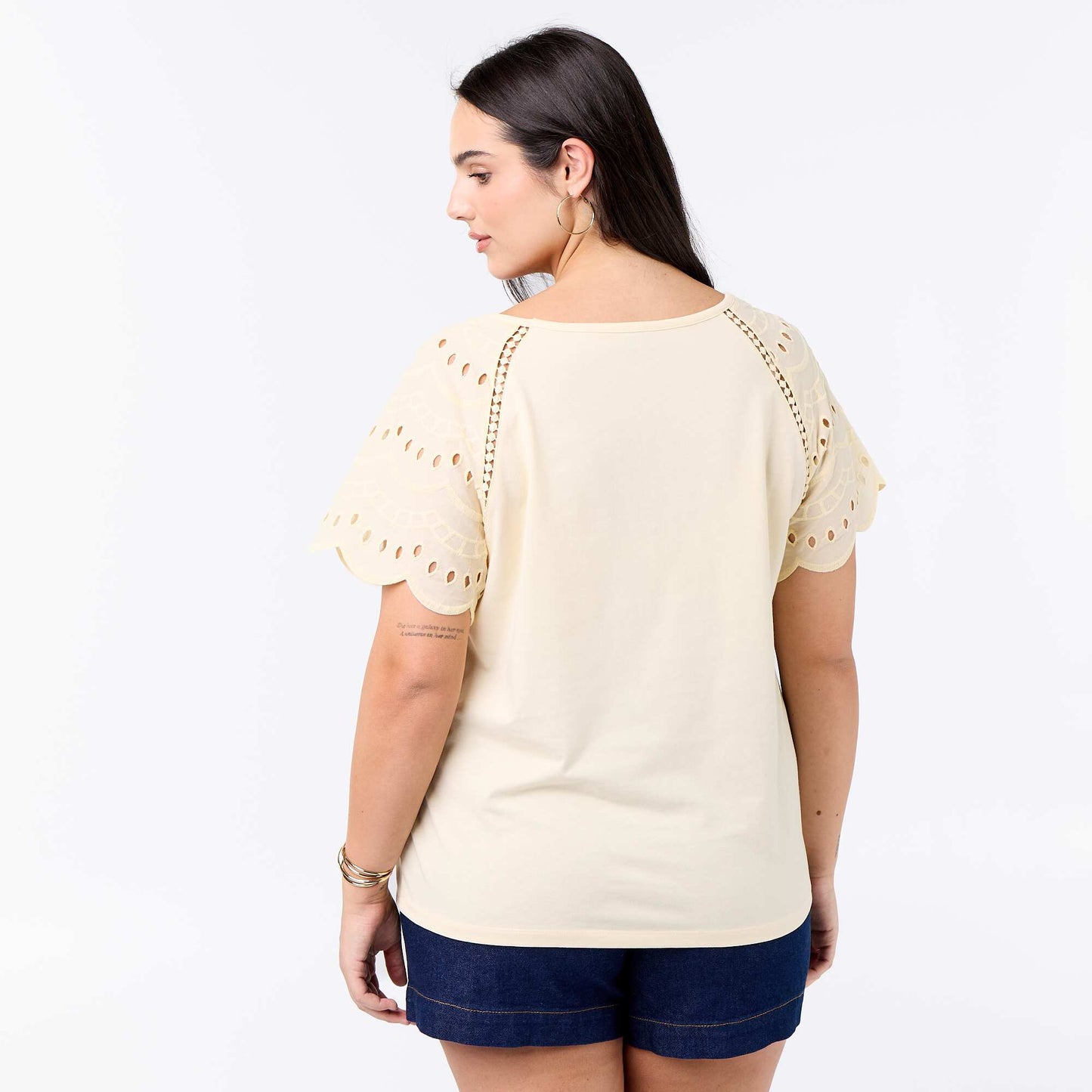 Plain t-shirt with embroidery on the sleeves BEIGE