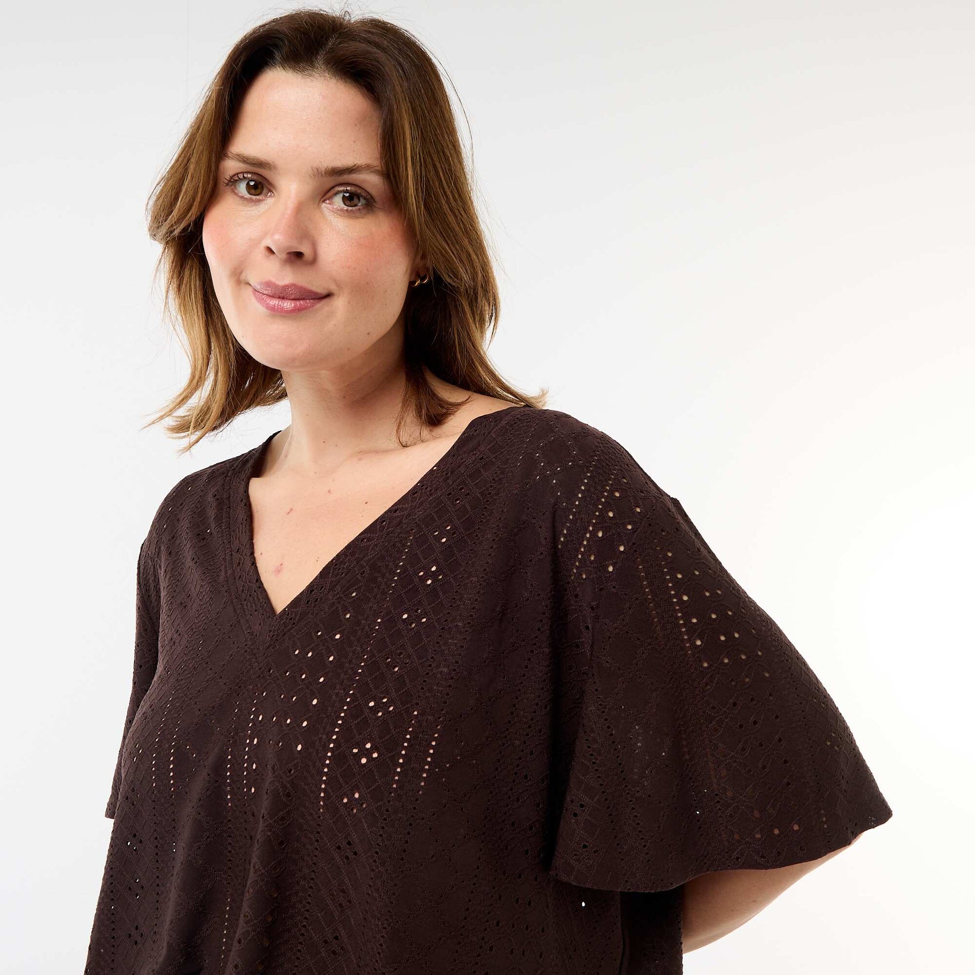Openwork Knit Solid T-Shirt BROWN